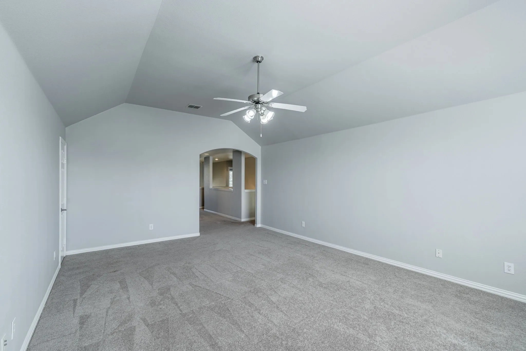 Single Family Residence For Sale in Tarrant County , 3003 Oak Briar Lane, Grand Prairie, Texas 75052, 5 Bedroom, 4 Bathroom, 2 Garage spaces, 3,180 Sqft, built in 2007, mls#21298113, Real Estate Agent in Grand Prairie, Homes For Sale in Tarrant county, Homes For Sale in Grand Prairie, Realtor in Grand Prairie Texas, Real Estate Brokerage Independent Realty Texas, Luminita Cordes Realtor