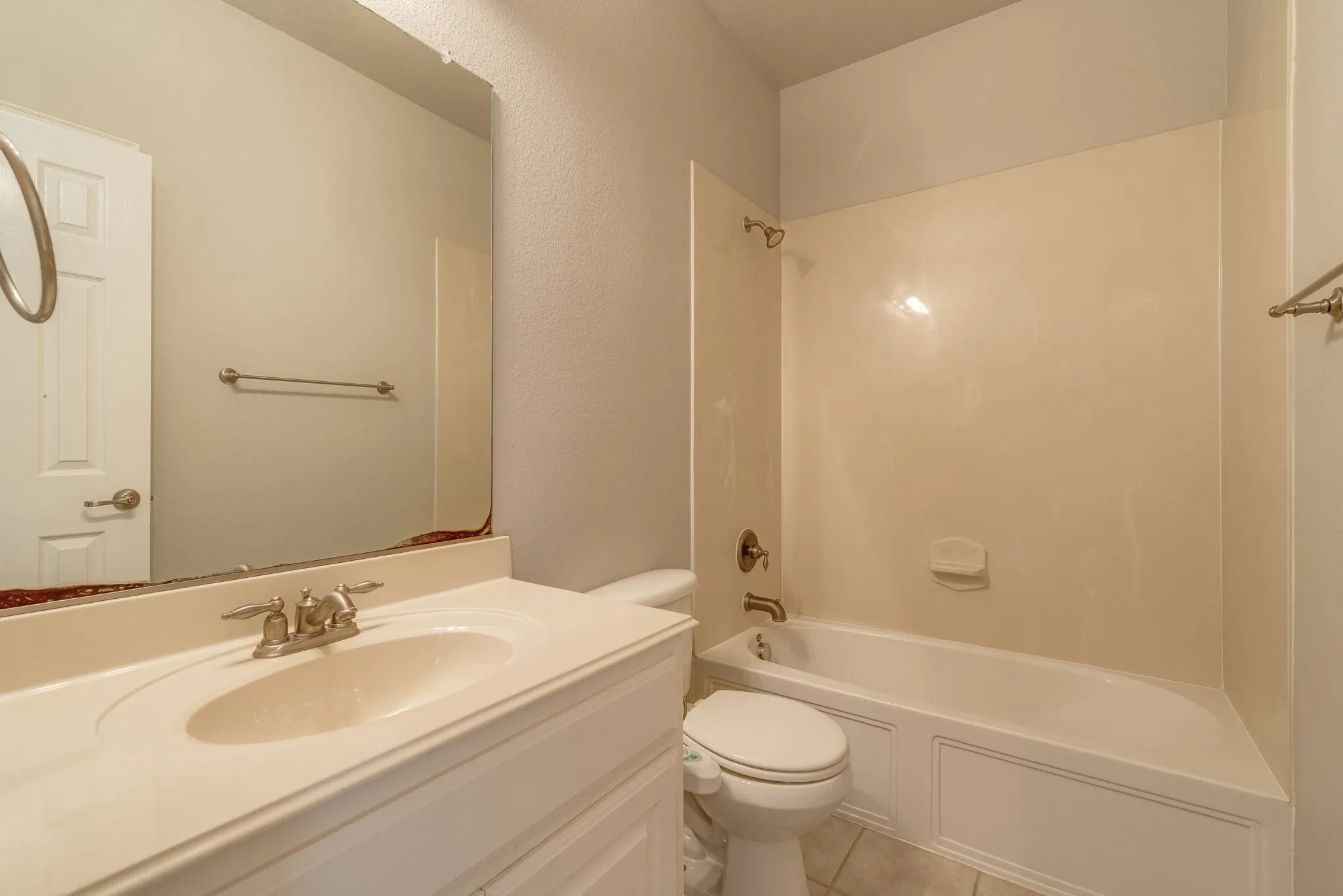 Single Family Residence For Sale in Tarrant County , 3003 Oak Briar Lane, Grand Prairie, Texas 75052, 5 Bedroom, 4 Bathroom, 2 Garage spaces, 3,180 Sqft, built in 2007, mls#21298113, Real Estate Agent in Grand Prairie, Homes For Sale in Tarrant county, Homes For Sale in Grand Prairie, Realtor in Grand Prairie Texas, Real Estate Brokerage Independent Realty Texas, Luminita Cordes Realtor