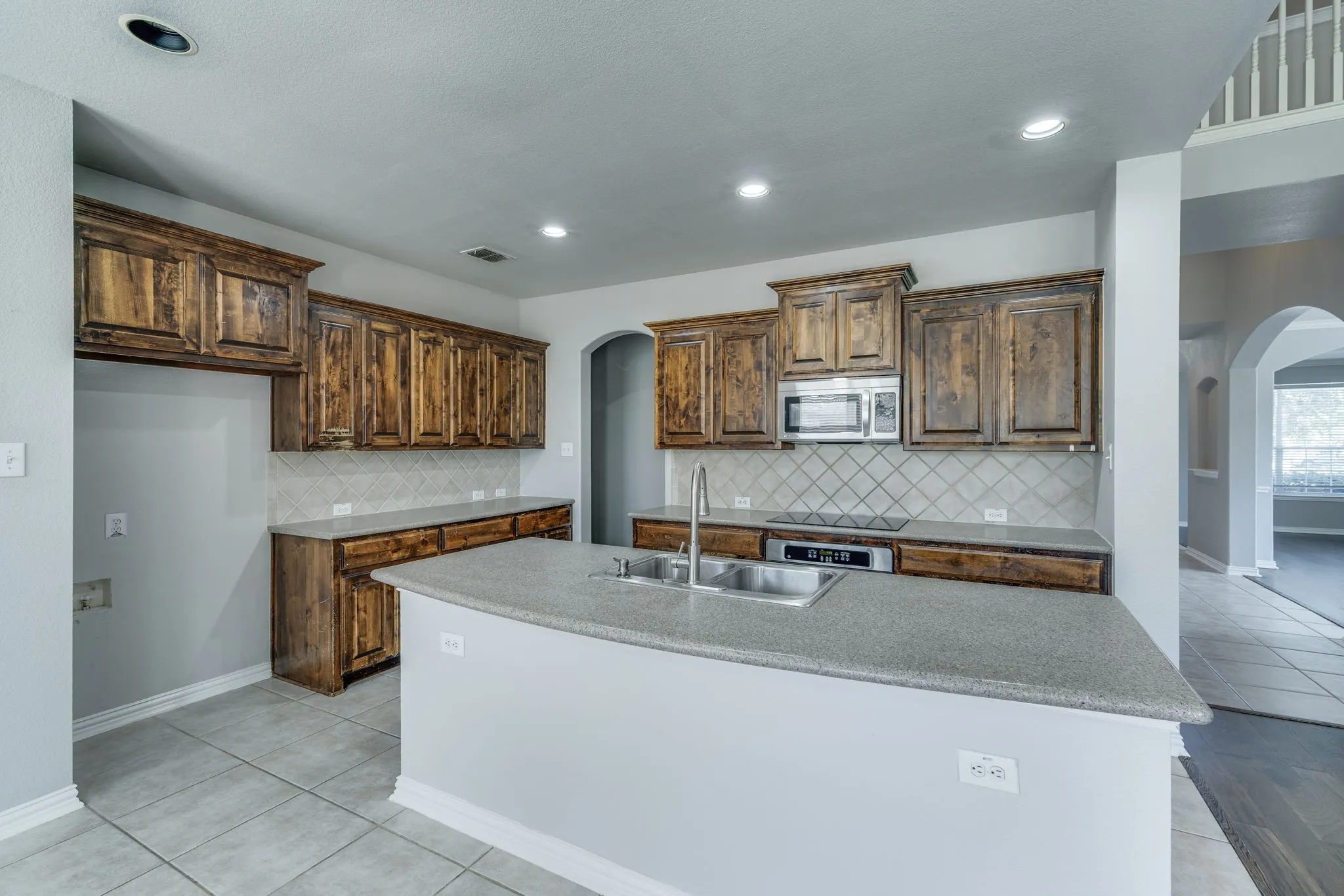 Single Family Residence For Sale in Tarrant County , 3003 Oak Briar Lane, Grand Prairie, Texas 75052, 5 Bedroom, 4 Bathroom, 2 Garage spaces, 3,180 Sqft, built in 2007, mls#21298113, Real Estate Agent in Grand Prairie, Homes For Sale in Tarrant county, Homes For Sale in Grand Prairie, Realtor in Grand Prairie Texas, Real Estate Brokerage Independent Realty Texas, Luminita Cordes Realtor