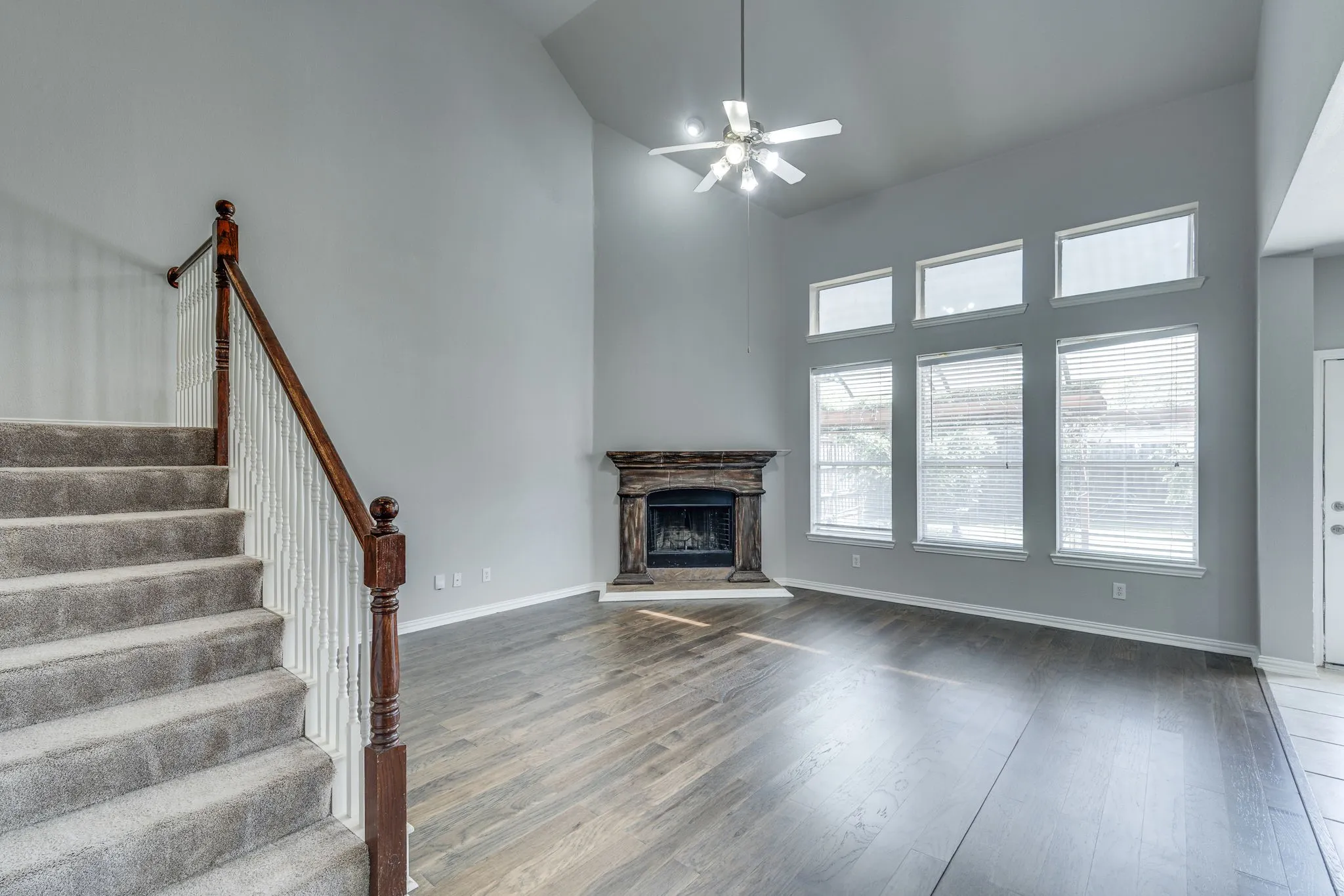 Single Family Residence For Sale in Tarrant County , 3003 Oak Briar Lane, Grand Prairie, Texas 75052, 5 Bedroom, 4 Bathroom, 2 Garage spaces, 3,180 Sqft, built in 2007, mls#21298113, Real Estate Agent in Grand Prairie, Homes For Sale in Tarrant county, Homes For Sale in Grand Prairie, Realtor in Grand Prairie Texas, Real Estate Brokerage Independent Realty Texas, Luminita Cordes Realtor