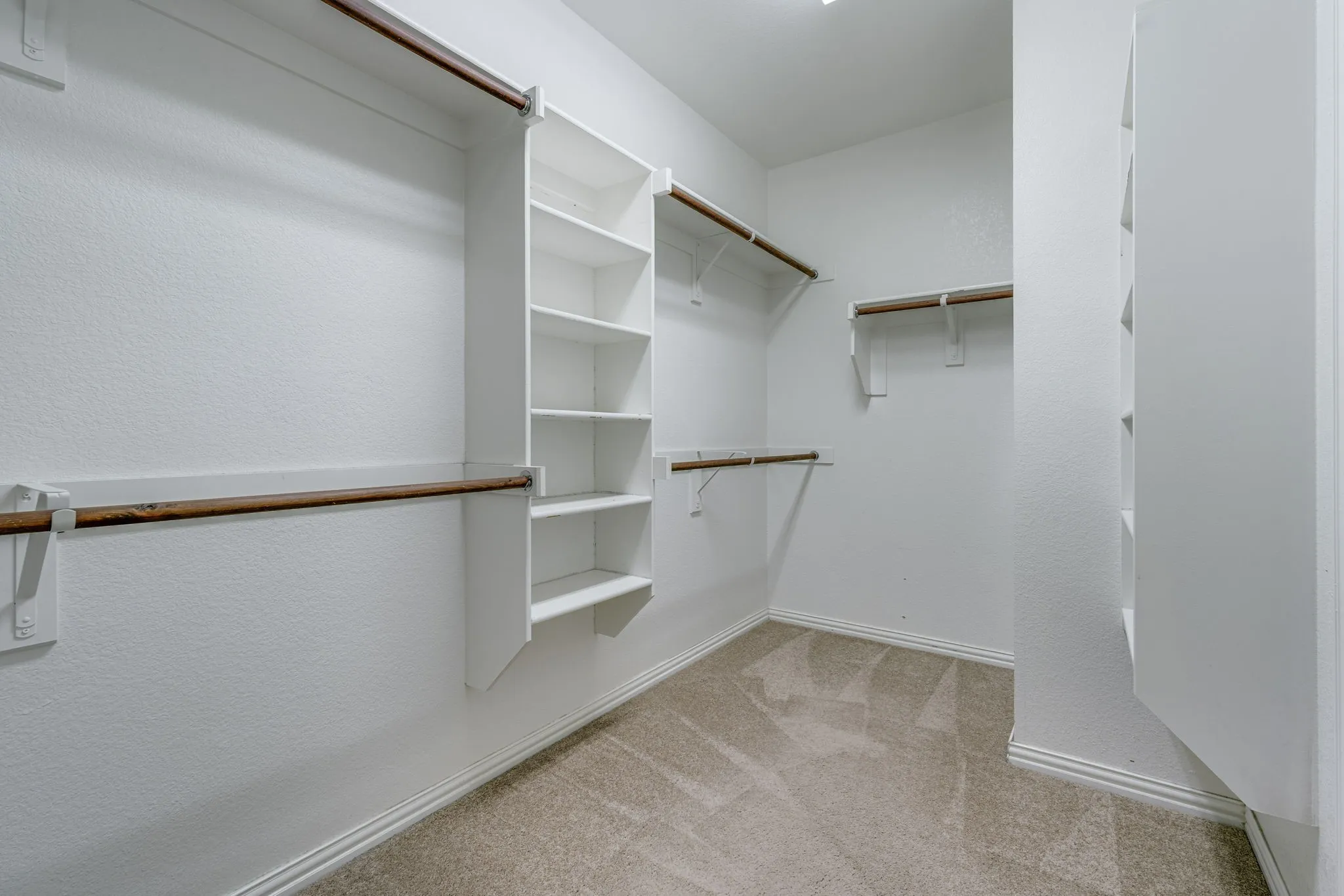 Single Family Residence For Sale in Tarrant County , 3003 Oak Briar Lane, Grand Prairie, Texas 75052, 5 Bedroom, 4 Bathroom, 2 Garage spaces, 3,180 Sqft, built in 2007, mls#21298113, Real Estate Agent in Grand Prairie, Homes For Sale in Tarrant county, Homes For Sale in Grand Prairie, Realtor in Grand Prairie Texas, Real Estate Brokerage Independent Realty Texas, Luminita Cordes Realtor