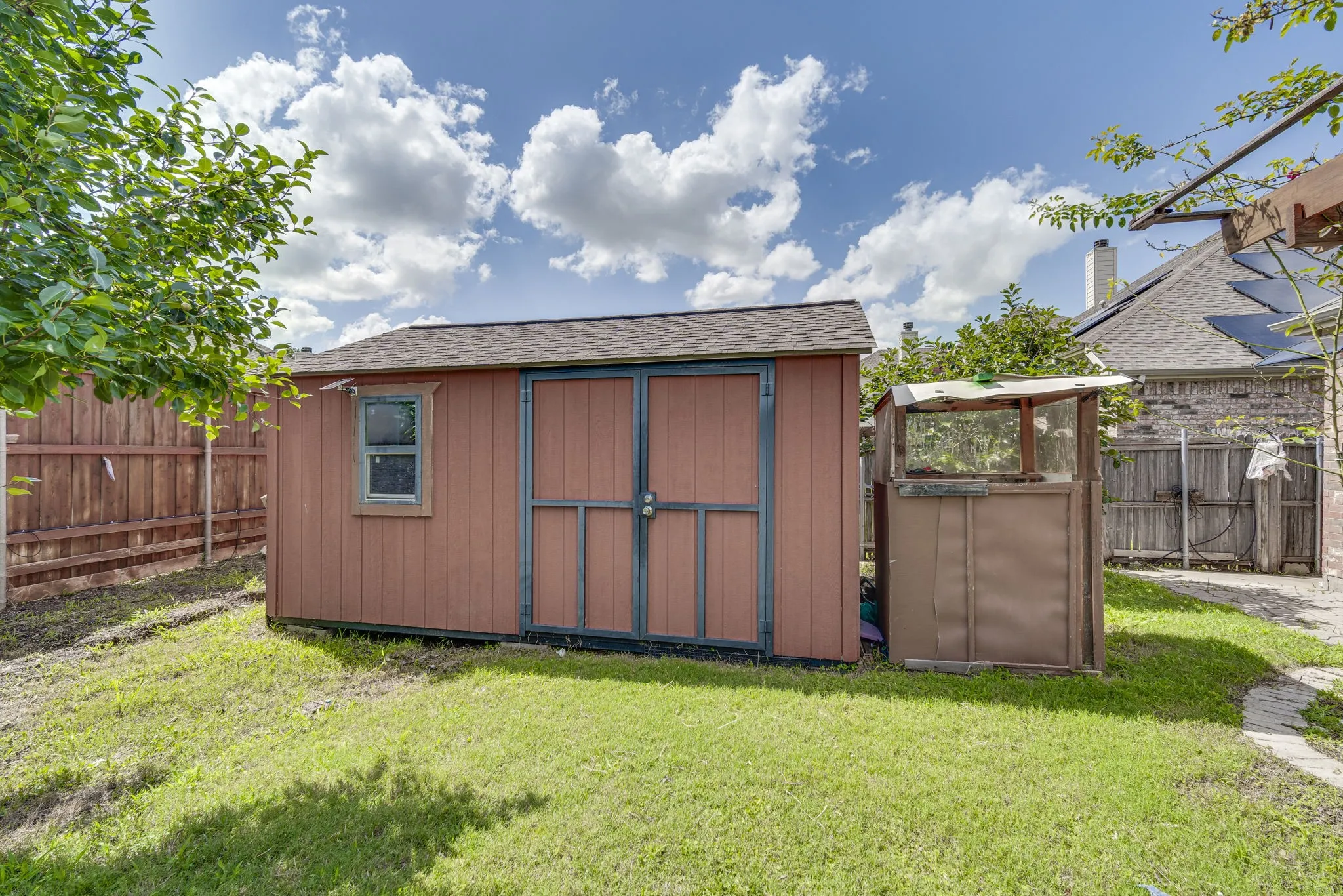 Single Family Residence For Sale in Tarrant County , 3003 Oak Briar Lane, Grand Prairie, Texas 75052, 5 Bedroom, 4 Bathroom, 2 Garage spaces, 3,180 Sqft, built in 2007, mls#21298113, Real Estate Agent in Grand Prairie, Homes For Sale in Tarrant county, Homes For Sale in Grand Prairie, Realtor in Grand Prairie Texas, Real Estate Brokerage Independent Realty Texas, Luminita Cordes Realtor