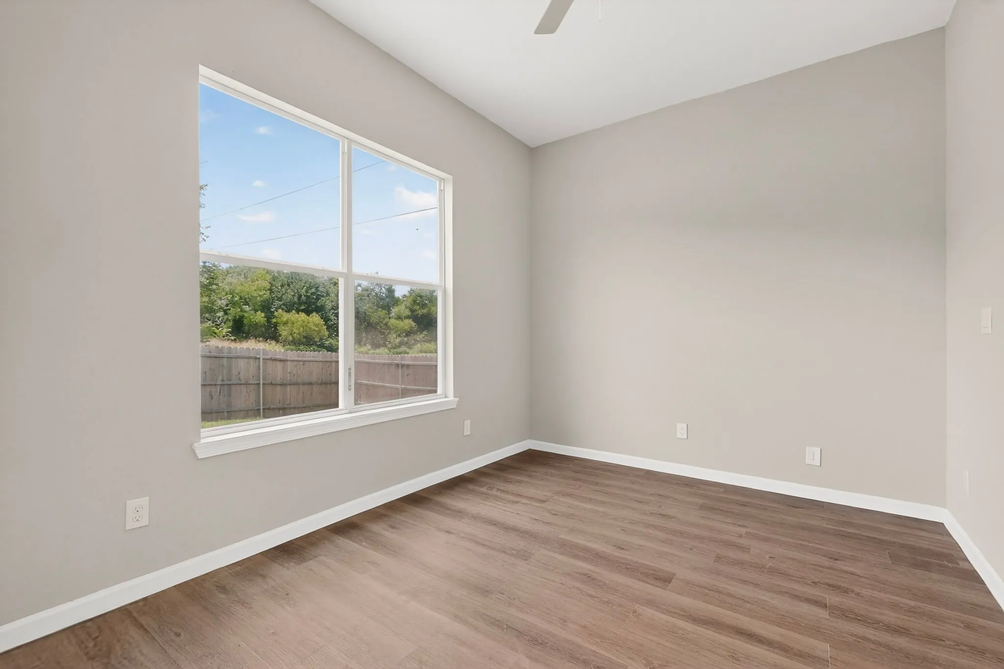 Single Family Residence For Sale in Hunt County , 5017 Pickett Street, Greenville, Texas 75401, 3 Bedroom, 3 Bathroom, 1 Garage spaces, 1,481 Sqft, built in 2023, mls#21299131, Real Estate Agent in Greenville, Homes For Sale in Hunt county, Homes For Sale in Greenville, Realtor in Greenville Texas, Real Estate Brokerage Independent Realty Texas, Luminita Cordes Realtor