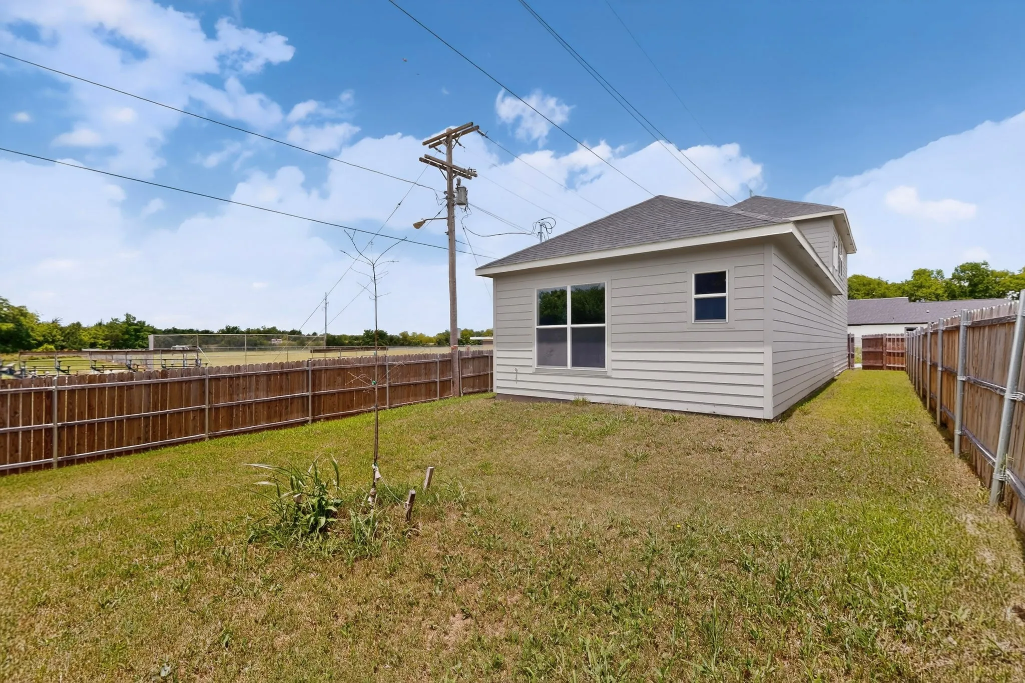 Single Family Residence For Sale in Hunt County , 5017 Pickett Street, Greenville, Texas 75401, 3 Bedroom, 3 Bathroom, 1 Garage spaces, 1,481 Sqft, built in 2023, mls#21299131, Real Estate Agent in Greenville, Homes For Sale in Hunt county, Homes For Sale in Greenville, Realtor in Greenville Texas, Real Estate Brokerage Independent Realty Texas, Luminita Cordes Realtor