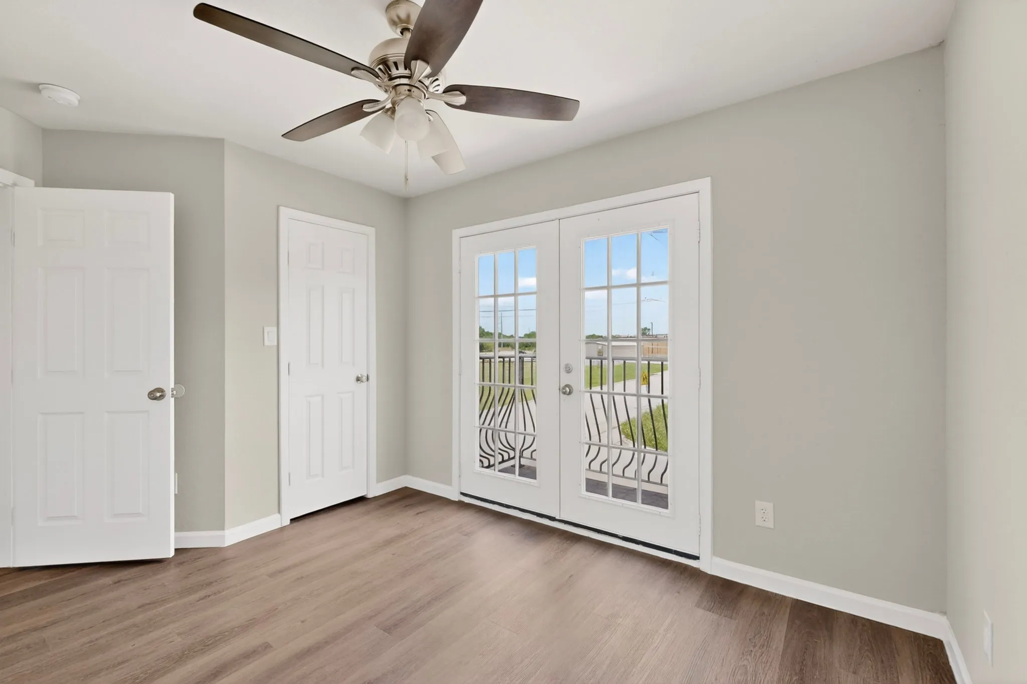 Single Family Residence For Sale in Hunt County , 5017 Pickett Street, Greenville, Texas 75401, 3 Bedroom, 3 Bathroom, 1 Garage spaces, 1,481 Sqft, built in 2023, mls#21299131, Real Estate Agent in Greenville, Homes For Sale in Hunt county, Homes For Sale in Greenville, Realtor in Greenville Texas, Real Estate Brokerage Independent Realty Texas, Luminita Cordes Realtor