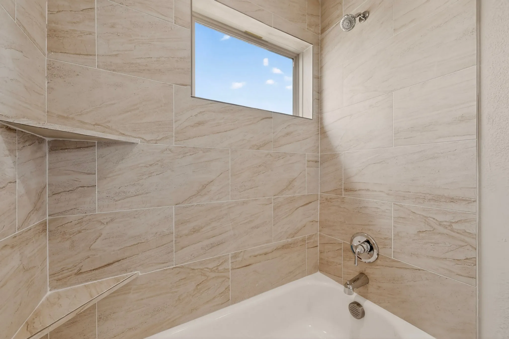 Single Family Residence For Sale in Hunt County , 5017 Pickett Street, Greenville, Texas 75401, 3 Bedroom, 3 Bathroom, 1 Garage spaces, 1,481 Sqft, built in 2023, mls#21299131, Real Estate Agent in Greenville, Homes For Sale in Hunt county, Homes For Sale in Greenville, Realtor in Greenville Texas, Real Estate Brokerage Independent Realty Texas, Luminita Cordes Realtor