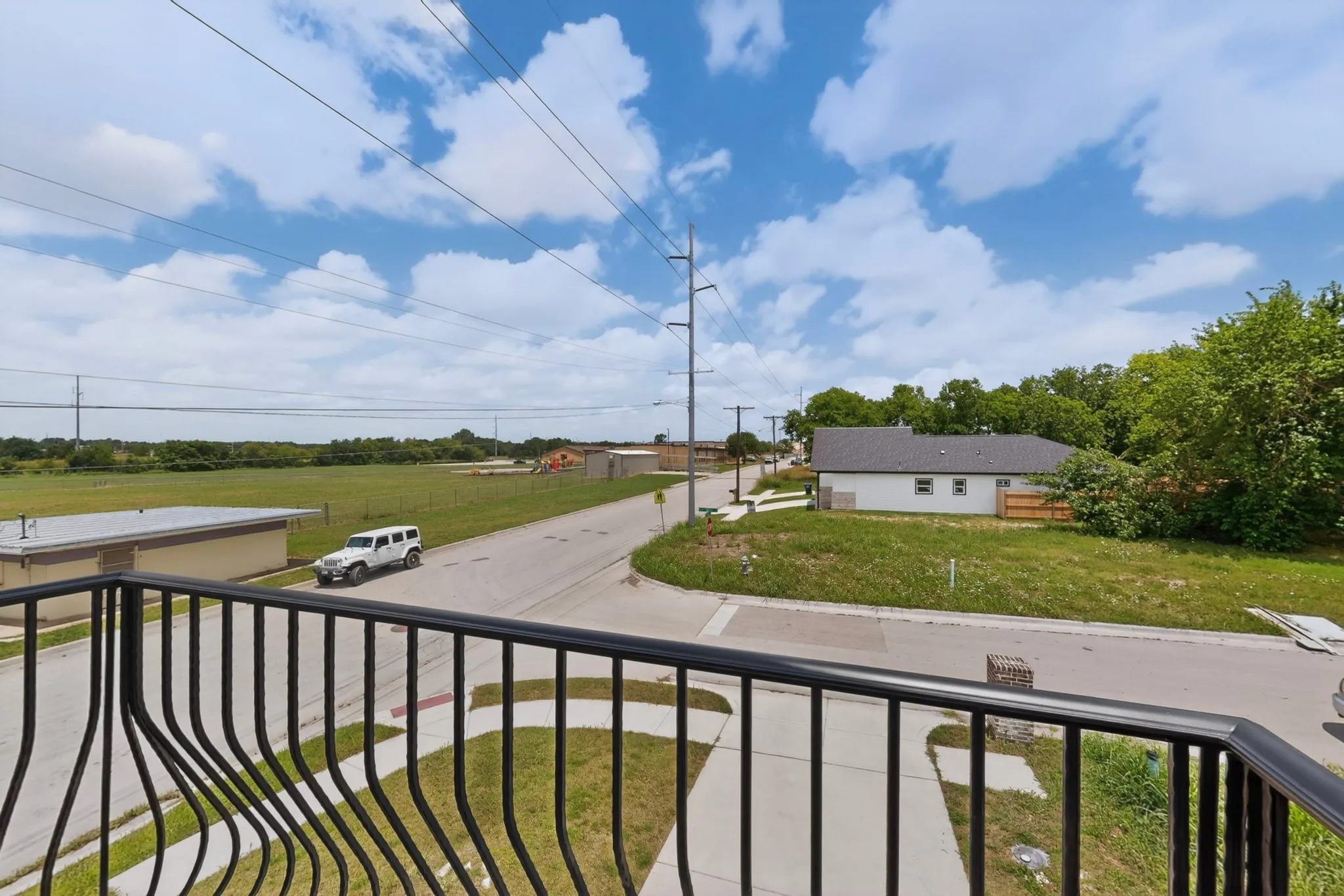 Single Family Residence For Sale in Hunt County , 5017 Pickett Street, Greenville, Texas 75401, 3 Bedroom, 3 Bathroom, 1 Garage spaces, 1,481 Sqft, built in 2023, mls#21299131, Real Estate Agent in Greenville, Homes For Sale in Hunt county, Homes For Sale in Greenville, Realtor in Greenville Texas, Real Estate Brokerage Independent Realty Texas, Luminita Cordes Realtor