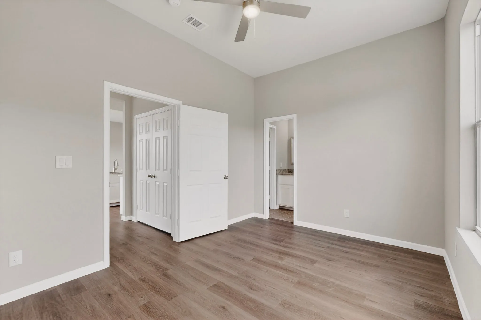 Single Family Residence For Sale in Hunt County , 5017 Pickett Street, Greenville, Texas 75401, 3 Bedroom, 3 Bathroom, 1 Garage spaces, 1,481 Sqft, built in 2023, mls#21299131, Real Estate Agent in Greenville, Homes For Sale in Hunt county, Homes For Sale in Greenville, Realtor in Greenville Texas, Real Estate Brokerage Independent Realty Texas, Luminita Cordes Realtor