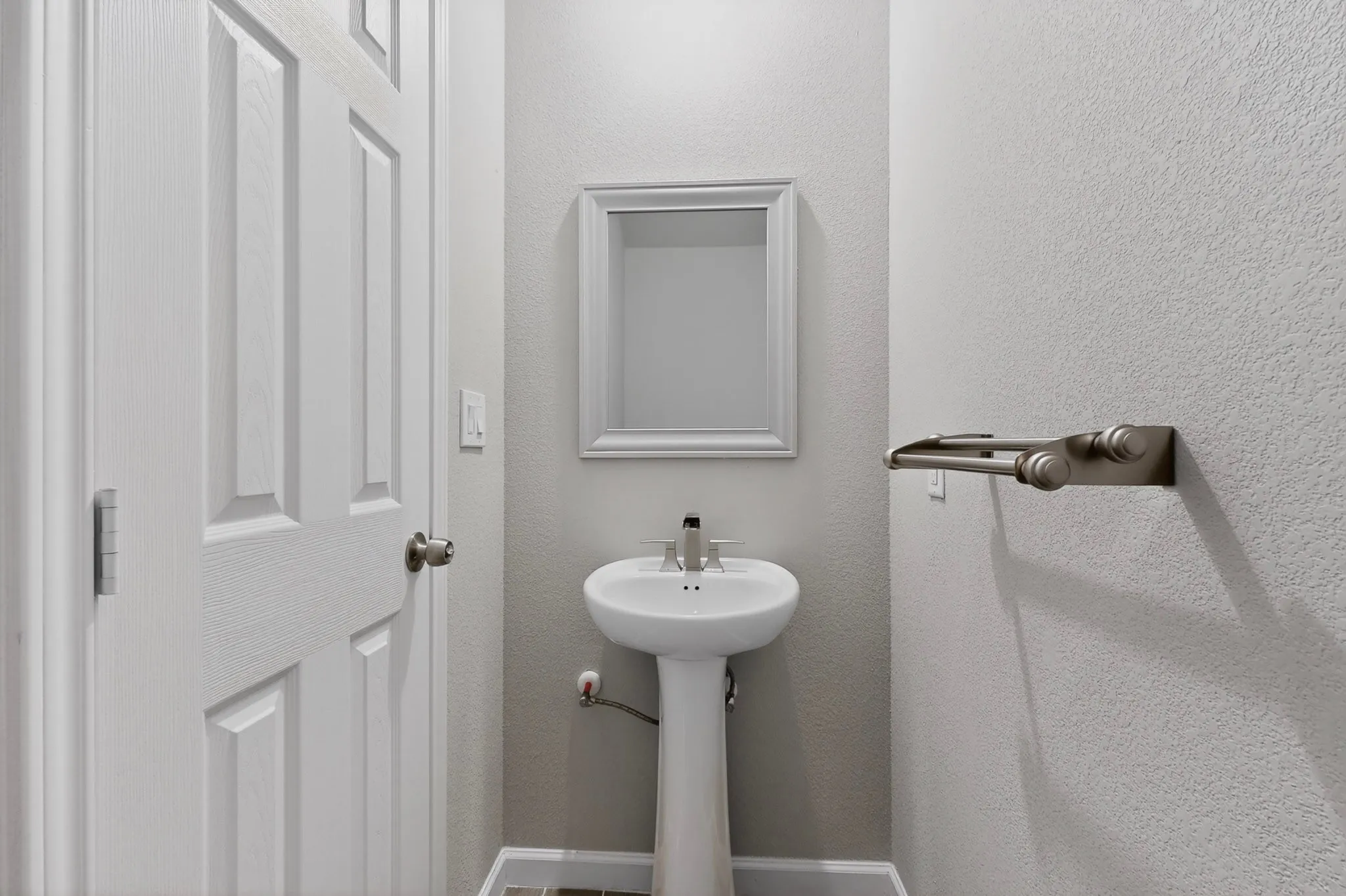 Single Family Residence For Sale in Hunt County , 5017 Pickett Street, Greenville, Texas 75401, 3 Bedroom, 3 Bathroom, 1 Garage spaces, 1,481 Sqft, built in 2023, mls#21299131, Real Estate Agent in Greenville, Homes For Sale in Hunt county, Homes For Sale in Greenville, Realtor in Greenville Texas, Real Estate Brokerage Independent Realty Texas, Luminita Cordes Realtor