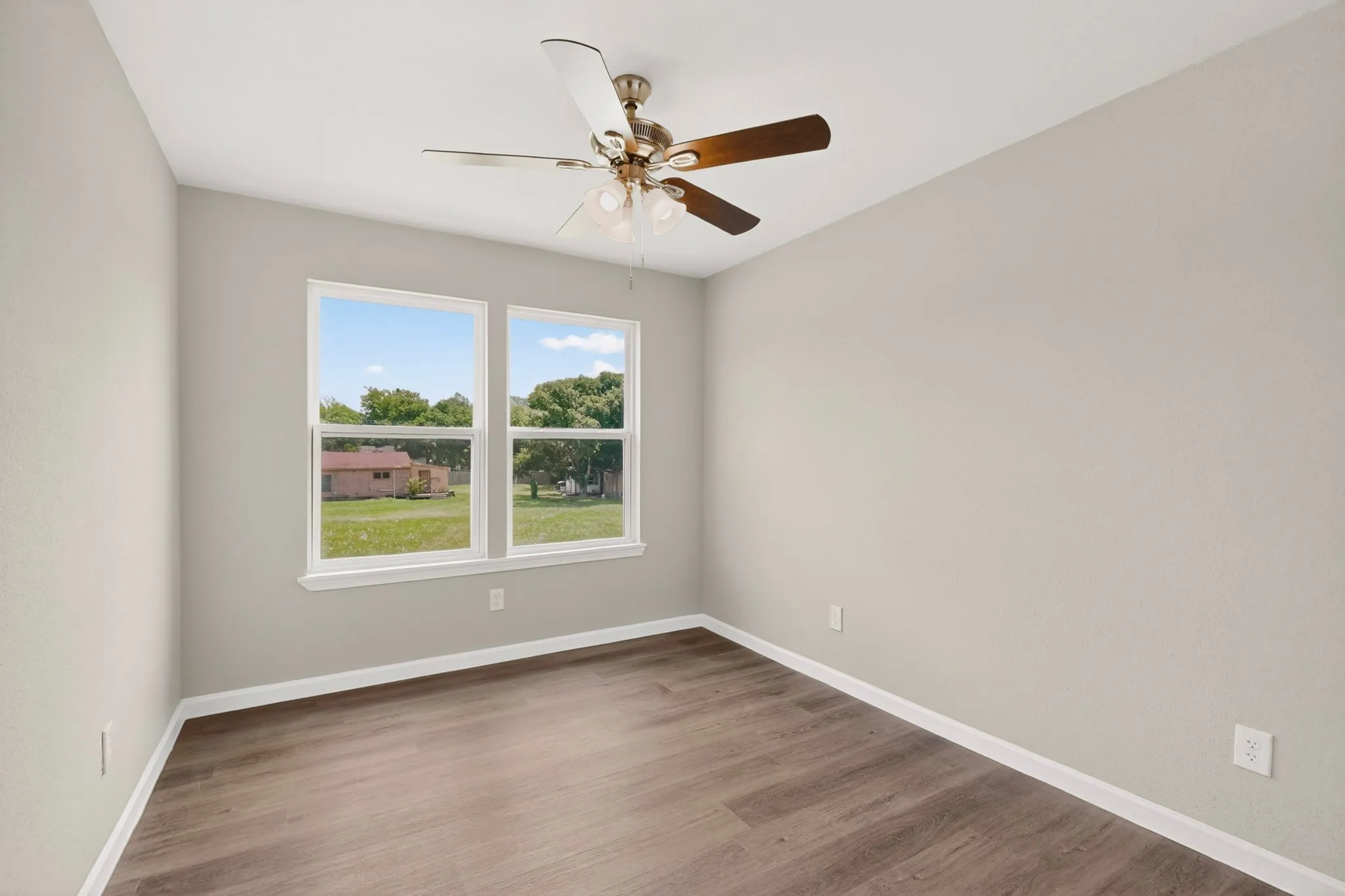 Single Family Residence For Sale in Hunt County , 5017 Pickett Street, Greenville, Texas 75401, 3 Bedroom, 3 Bathroom, 1 Garage spaces, 1,481 Sqft, built in 2023, mls#21299131, Real Estate Agent in Greenville, Homes For Sale in Hunt county, Homes For Sale in Greenville, Realtor in Greenville Texas, Real Estate Brokerage Independent Realty Texas, Luminita Cordes Realtor