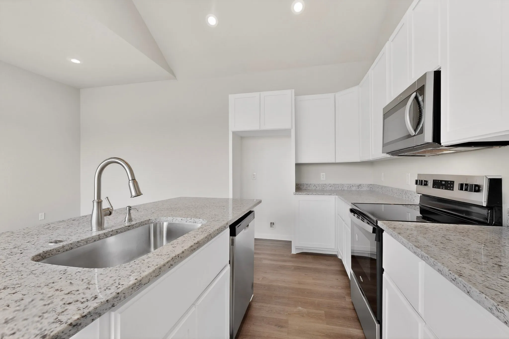 Single Family Residence For Sale in Hunt County , 5017 Pickett Street, Greenville, Texas 75401, 3 Bedroom, 3 Bathroom, 1 Garage spaces, 1,481 Sqft, built in 2023, mls#21299131, Real Estate Agent in Greenville, Homes For Sale in Hunt county, Homes For Sale in Greenville, Realtor in Greenville Texas, Real Estate Brokerage Independent Realty Texas, Luminita Cordes Realtor
