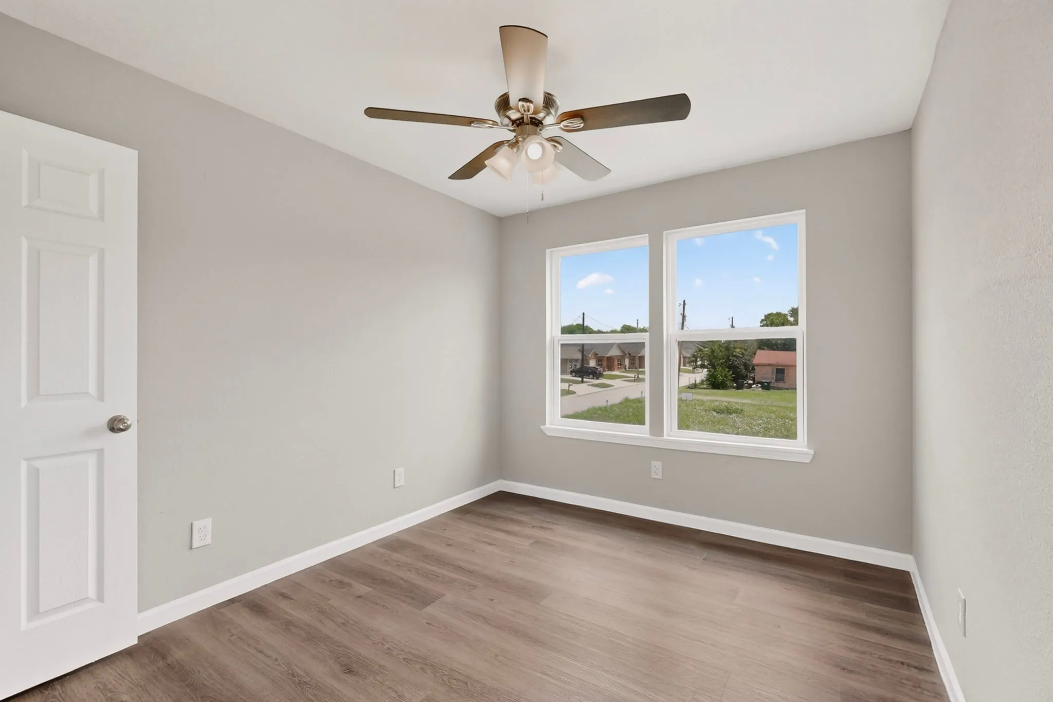 Single Family Residence For Sale in Hunt County , 5017 Pickett Street, Greenville, Texas 75401, 3 Bedroom, 3 Bathroom, 1 Garage spaces, 1,481 Sqft, built in 2023, mls#21299131, Real Estate Agent in Greenville, Homes For Sale in Hunt county, Homes For Sale in Greenville, Realtor in Greenville Texas, Real Estate Brokerage Independent Realty Texas, Luminita Cordes Realtor