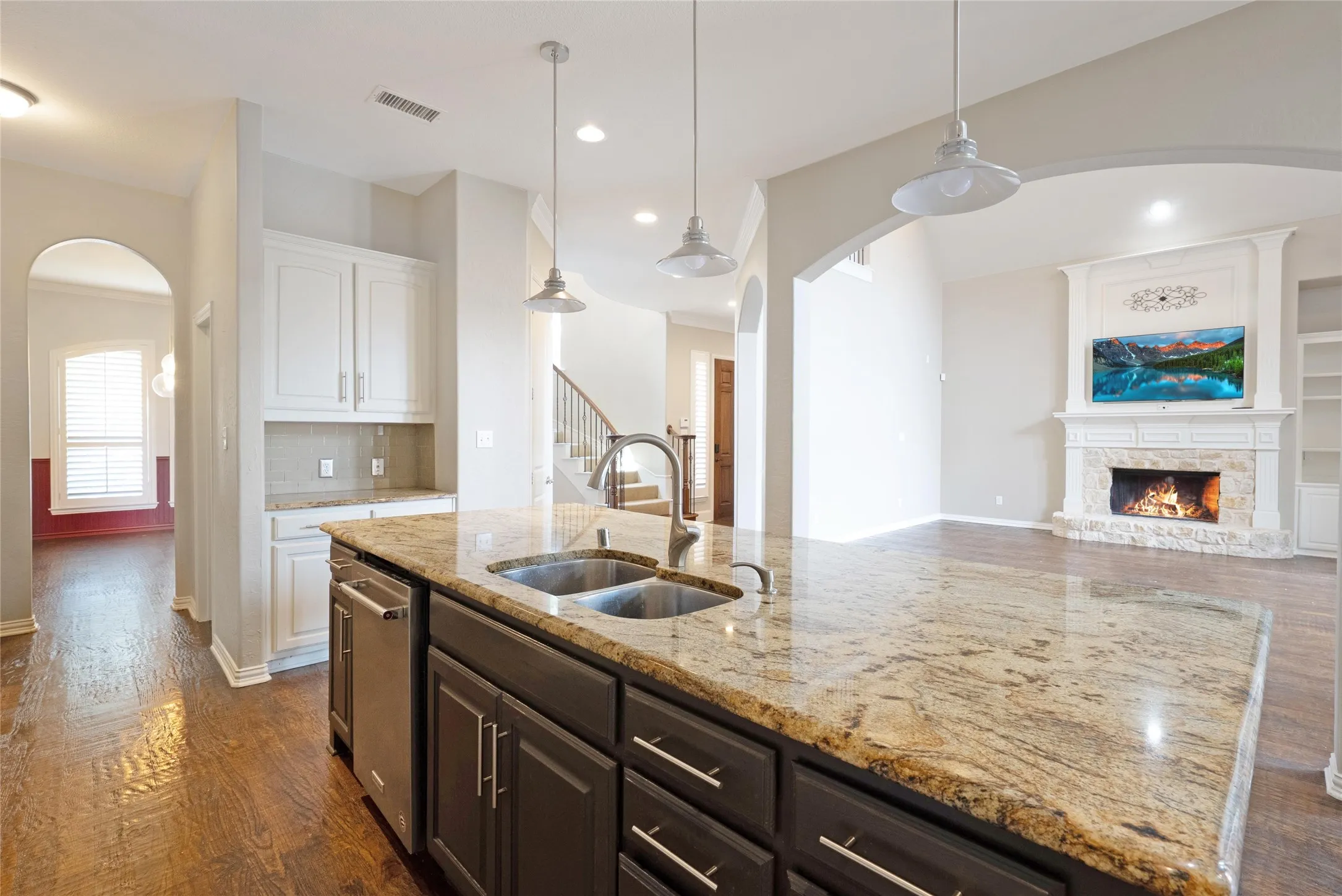 Single Family Residence For Sale in Denton County , 1728 Sandstone Drive, Frisco, Texas 75034, 6 Bedroom, 5 Bathroom, 3 Garage spaces, 4,637 Sqft, built in 2004, mls#21299015, Real Estate Agent in Frisco, Homes For Sale in Denton county, Homes For Sale in Frisco, Realtor in Frisco Texas, Real Estate Brokerage Independent Realty Texas, Luminita Cordes Realtor