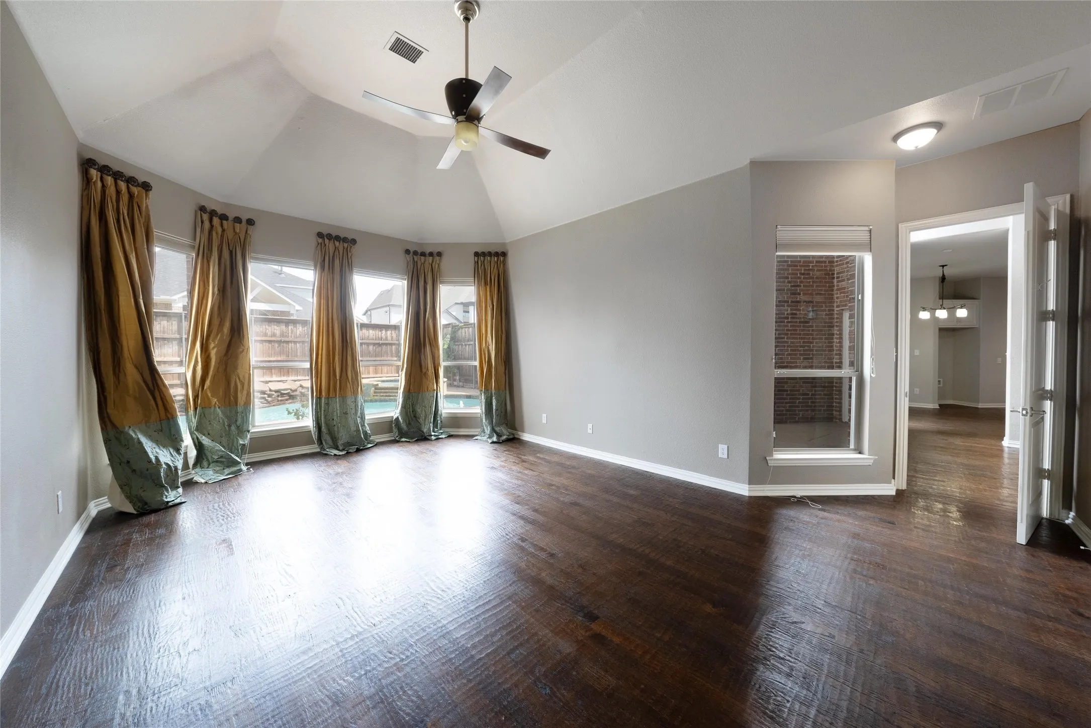 Single Family Residence For Sale in Denton County , 1728 Sandstone Drive, Frisco, Texas 75034, 6 Bedroom, 5 Bathroom, 3 Garage spaces, 4,637 Sqft, built in 2004, mls#21299015, Real Estate Agent in Frisco, Homes For Sale in Denton county, Homes For Sale in Frisco, Realtor in Frisco Texas, Real Estate Brokerage Independent Realty Texas, Luminita Cordes Realtor