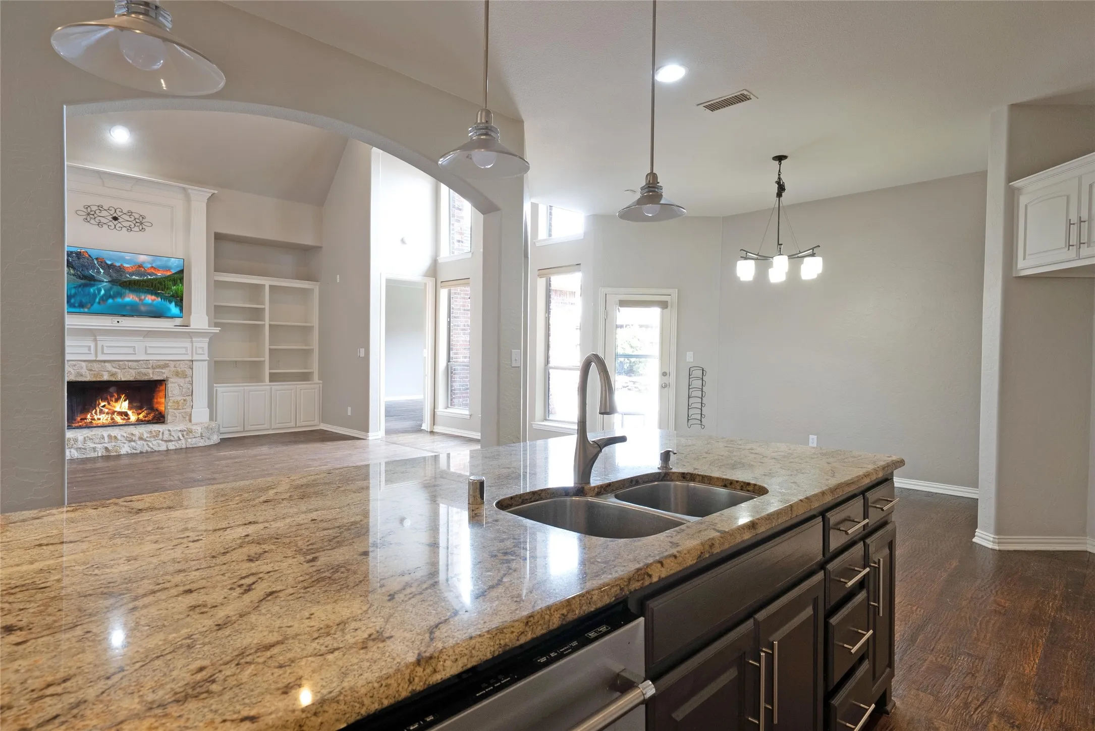 Single Family Residence For Sale in Denton County , 1728 Sandstone Drive, Frisco, Texas 75034, 6 Bedroom, 5 Bathroom, 3 Garage spaces, 4,637 Sqft, built in 2004, mls#21299015, Real Estate Agent in Frisco, Homes For Sale in Denton county, Homes For Sale in Frisco, Realtor in Frisco Texas, Real Estate Brokerage Independent Realty Texas, Luminita Cordes Realtor