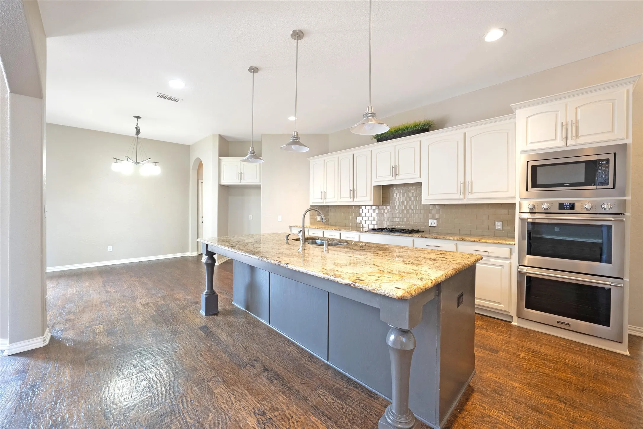 Single Family Residence For Sale in Denton County , 1728 Sandstone Drive, Frisco, Texas 75034, 6 Bedroom, 5 Bathroom, 3 Garage spaces, 4,637 Sqft, built in 2004, mls#21299015, Real Estate Agent in Frisco, Homes For Sale in Denton county, Homes For Sale in Frisco, Realtor in Frisco Texas, Real Estate Brokerage Independent Realty Texas, Luminita Cordes Realtor