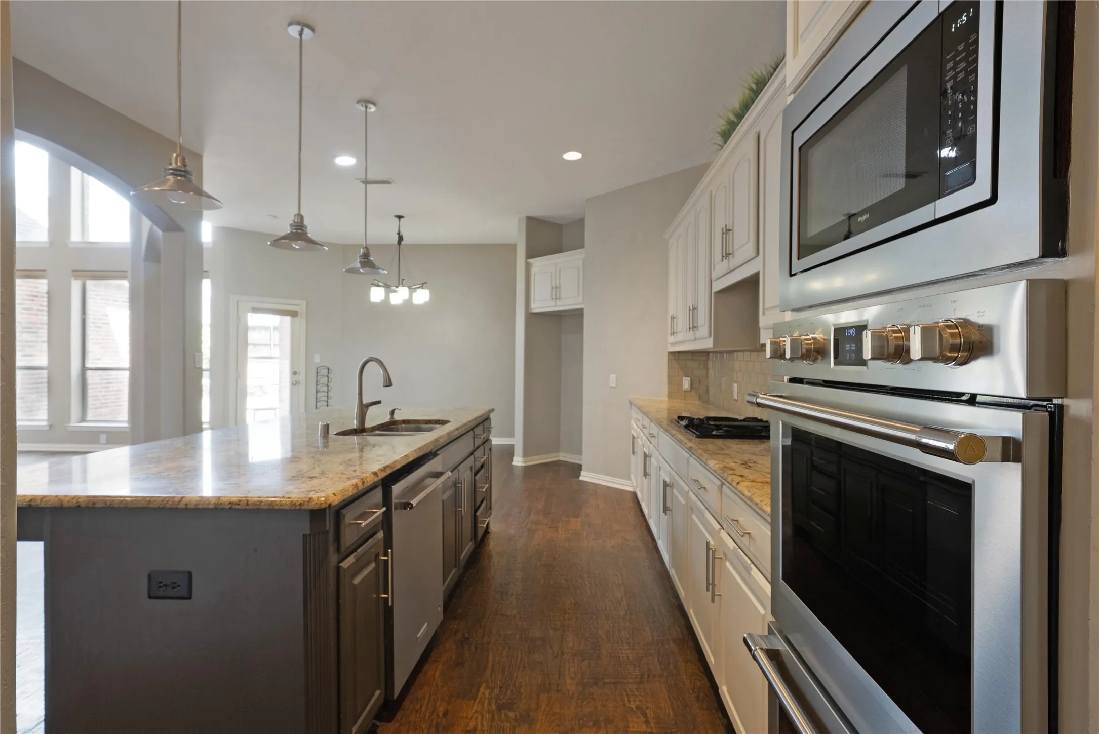 Single Family Residence For Sale in Denton County , 1728 Sandstone Drive, Frisco, Texas 75034, 6 Bedroom, 5 Bathroom, 3 Garage spaces, 4,637 Sqft, built in 2004, mls#21299015, Real Estate Agent in Frisco, Homes For Sale in Denton county, Homes For Sale in Frisco, Realtor in Frisco Texas, Real Estate Brokerage Independent Realty Texas, Luminita Cordes Realtor