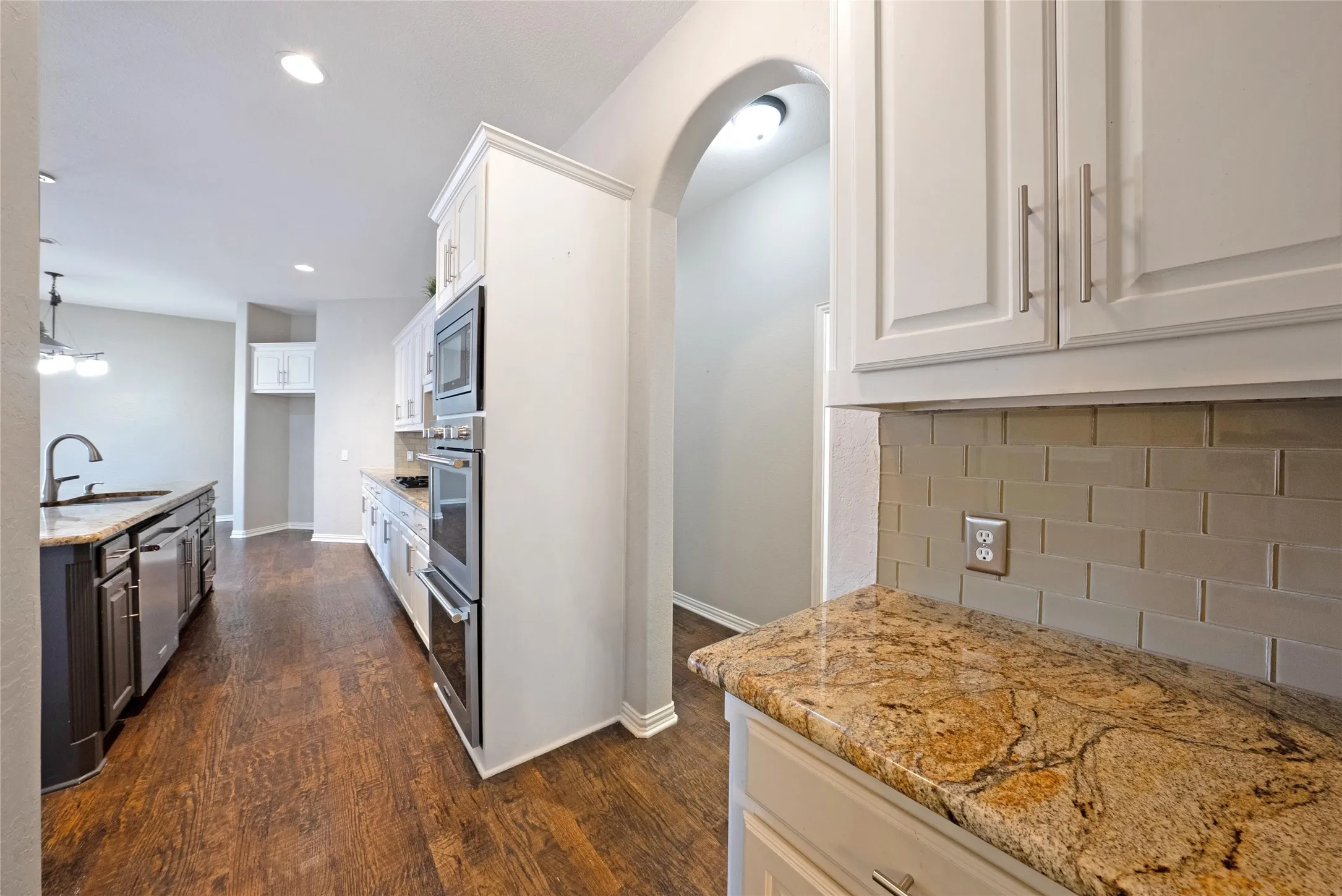 Single Family Residence For Sale in Denton County , 1728 Sandstone Drive, Frisco, Texas 75034, 6 Bedroom, 5 Bathroom, 3 Garage spaces, 4,637 Sqft, built in 2004, mls#21299015, Real Estate Agent in Frisco, Homes For Sale in Denton county, Homes For Sale in Frisco, Realtor in Frisco Texas, Real Estate Brokerage Independent Realty Texas, Luminita Cordes Realtor