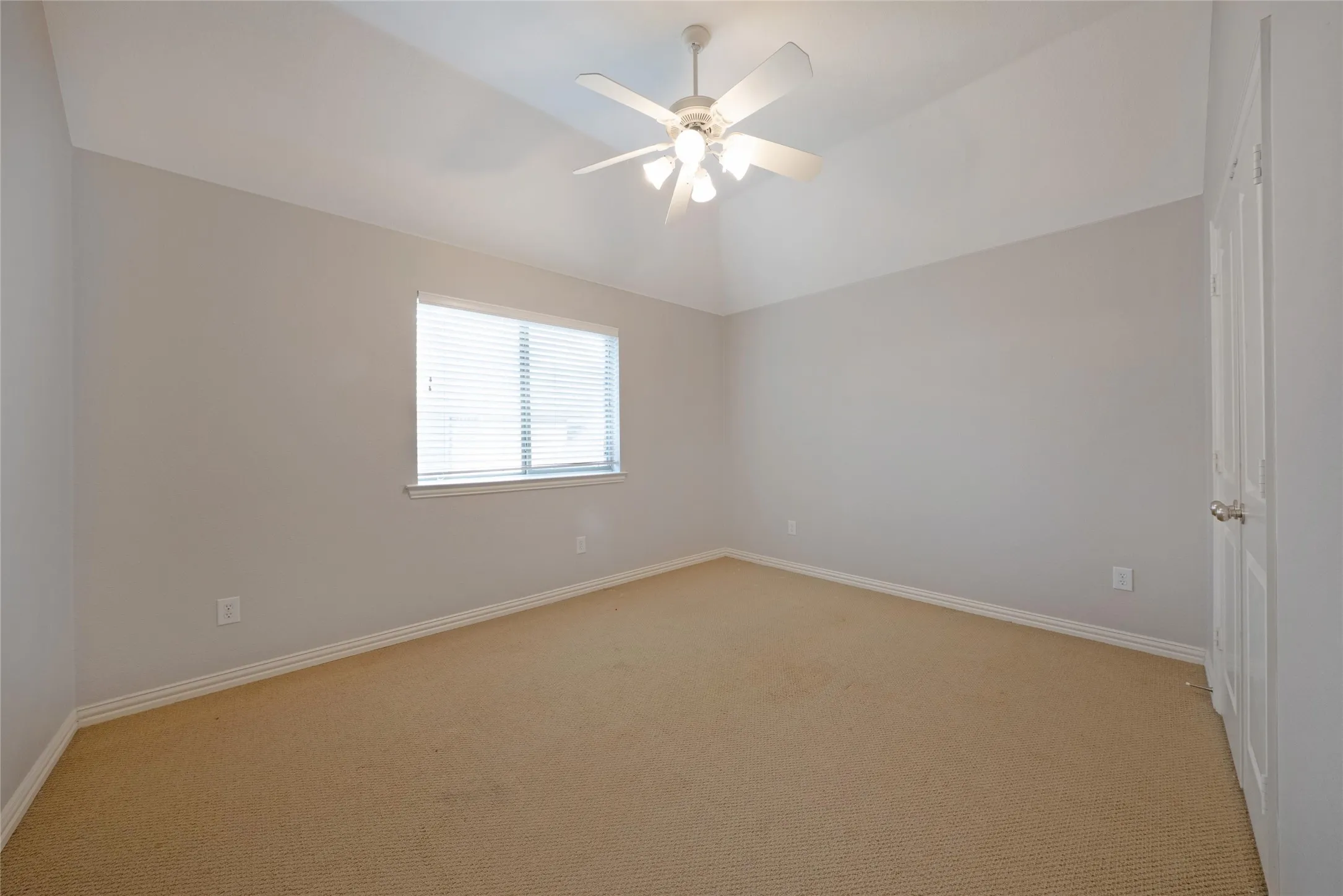 Single Family Residence For Sale in Denton County , 1728 Sandstone Drive, Frisco, Texas 75034, 6 Bedroom, 5 Bathroom, 3 Garage spaces, 4,637 Sqft, built in 2004, mls#21299015, Real Estate Agent in Frisco, Homes For Sale in Denton county, Homes For Sale in Frisco, Realtor in Frisco Texas, Real Estate Brokerage Independent Realty Texas, Luminita Cordes Realtor