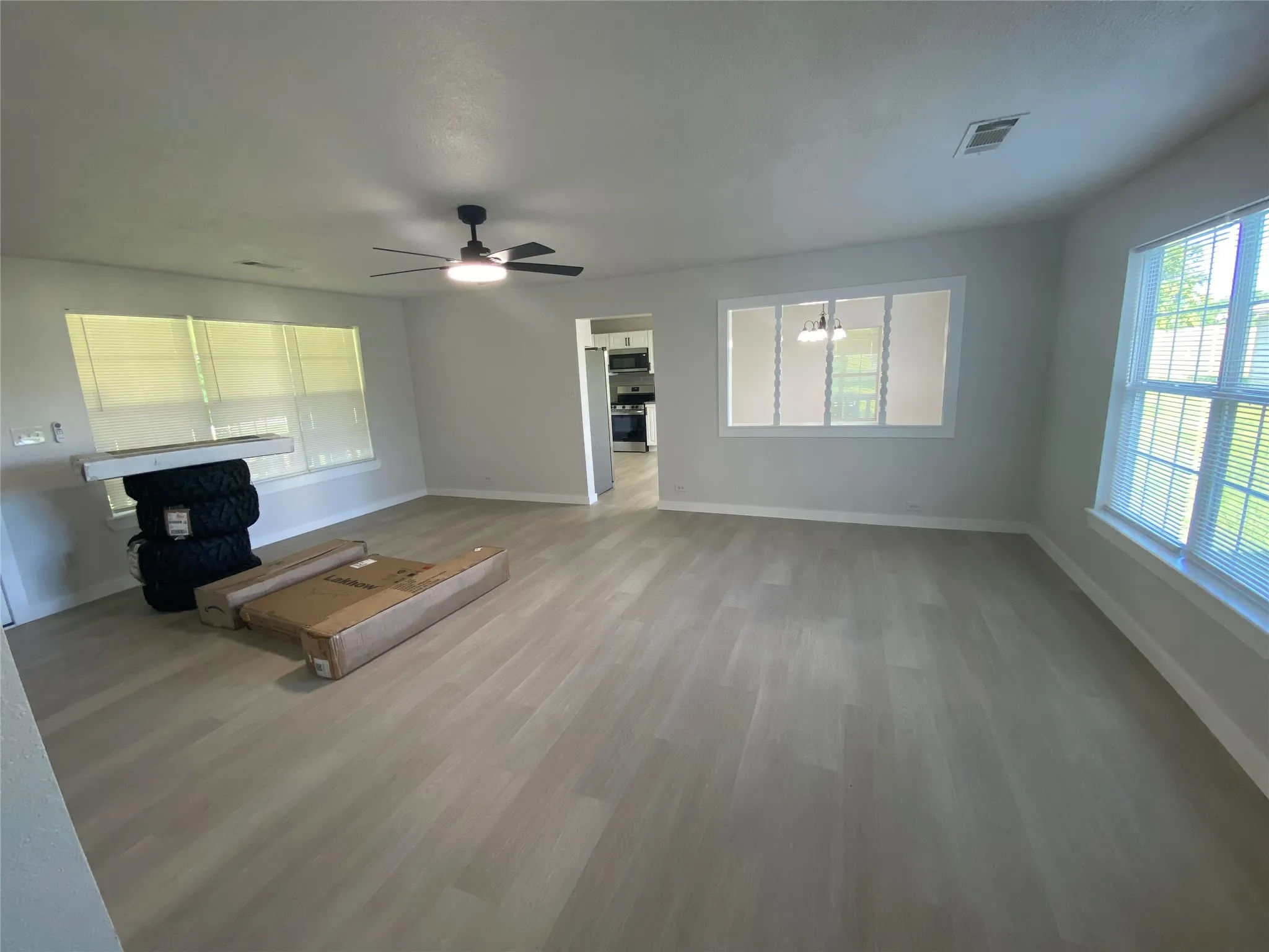 Single Family Residence For Rent in Grayson County , 1728 Randell Drive, Denison, Texas 75020, 2 Bedroom, 2 Bathroom, Garage spaces, 1,436 Sqft, built in 1933, mls#21299144, Real Estate Agent in Denison, Homes For Rent in Grayson county, Homes For Rent in Denison, Realtor in Denison Texas, Real Estate Brokerage Independent Realty Texas, Luminita Cordes Realtor
