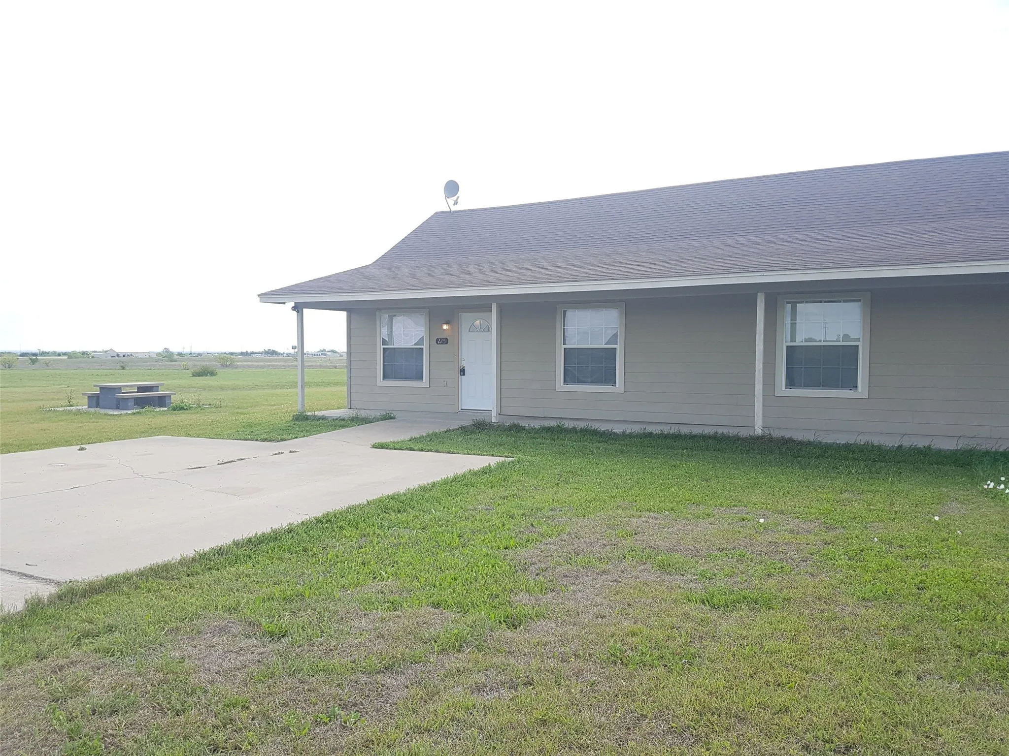 Duplex For Sale in Parker County , 225 Blue Bell Court, Weatherford, Texas 76088, 6 Bedroom, 4 Bathroom, Garage spaces, 0 Sqft, built in 1975, mls#21299150, Real Estate Agent in Weatherford, Homes For Sale in Parker county, Homes For Sale in Weatherford, Realtor in Weatherford Texas, Real Estate Brokerage Independent Realty Texas, Luminita Cordes Realtor