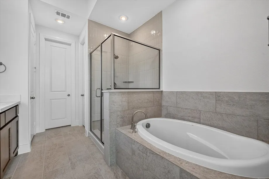 Single Family Residence For Sale in Tarrant County , 1609 Buscot Lane, Fort Worth, Texas 76052, 4 Bedroom, 3 Bathroom, 2 Garage spaces, 2,305 Sqft, built in 2026, mls#21299134, Real Estate Agent in Fort Worth, Homes For Sale in Tarrant county, Homes For Sale in Fort Worth, Realtor in Fort Worth Texas, Real Estate Brokerage Independent Realty Texas, Luminita Cordes Realtor