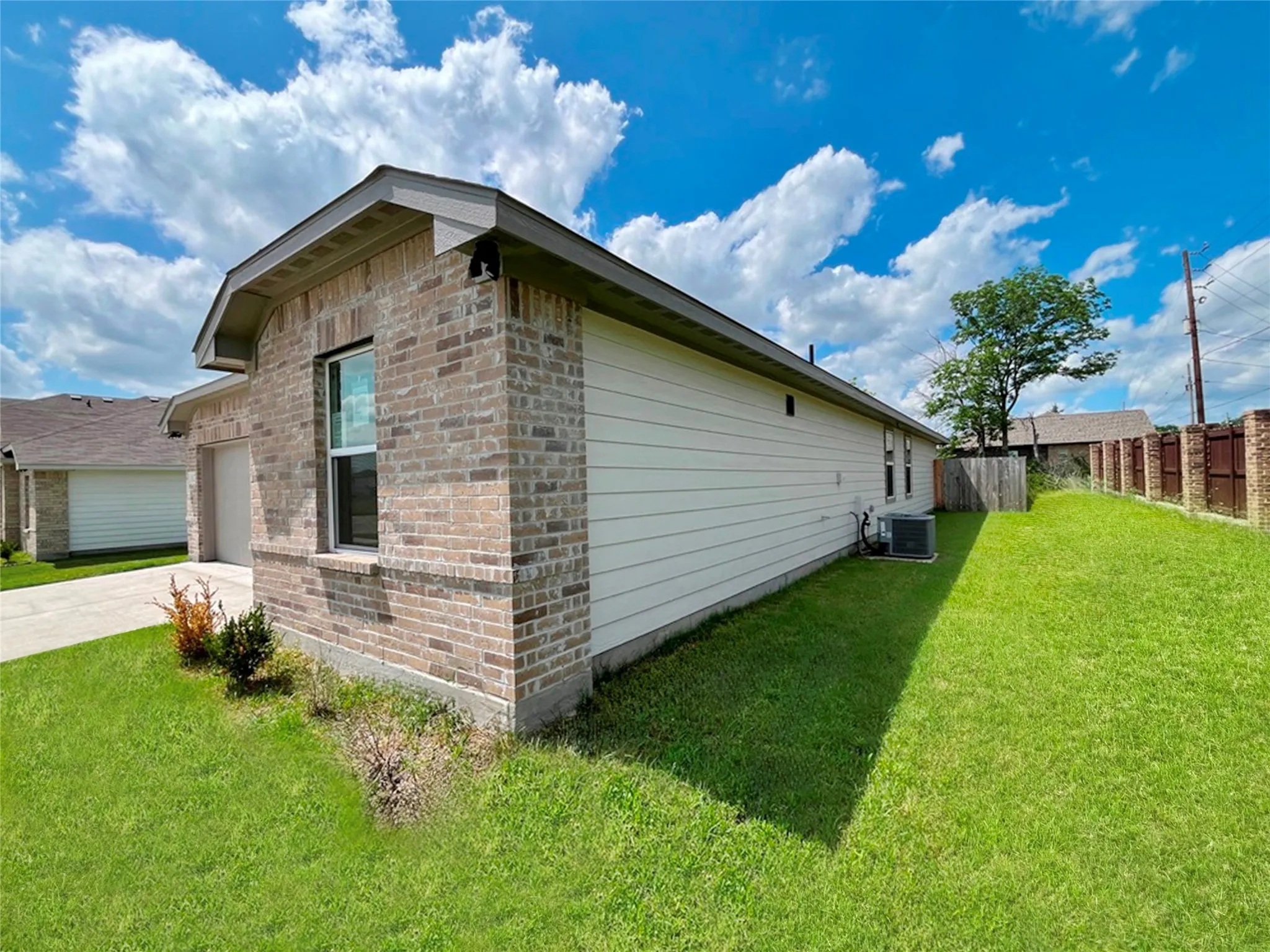 Single Family Residence For Sale in Hunt County , 102 Doma Avenue, Greenville, Texas 75402, 4 Bedroom, 2 Bathroom, 2 Garage spaces, 1,788 Sqft, built in 2024, mls#21298681, Real Estate Agent in Greenville, Homes For Sale in Hunt county, Homes For Sale in Greenville, Realtor in Greenville Texas, Real Estate Brokerage Independent Realty Texas, Luminita Cordes Realtor