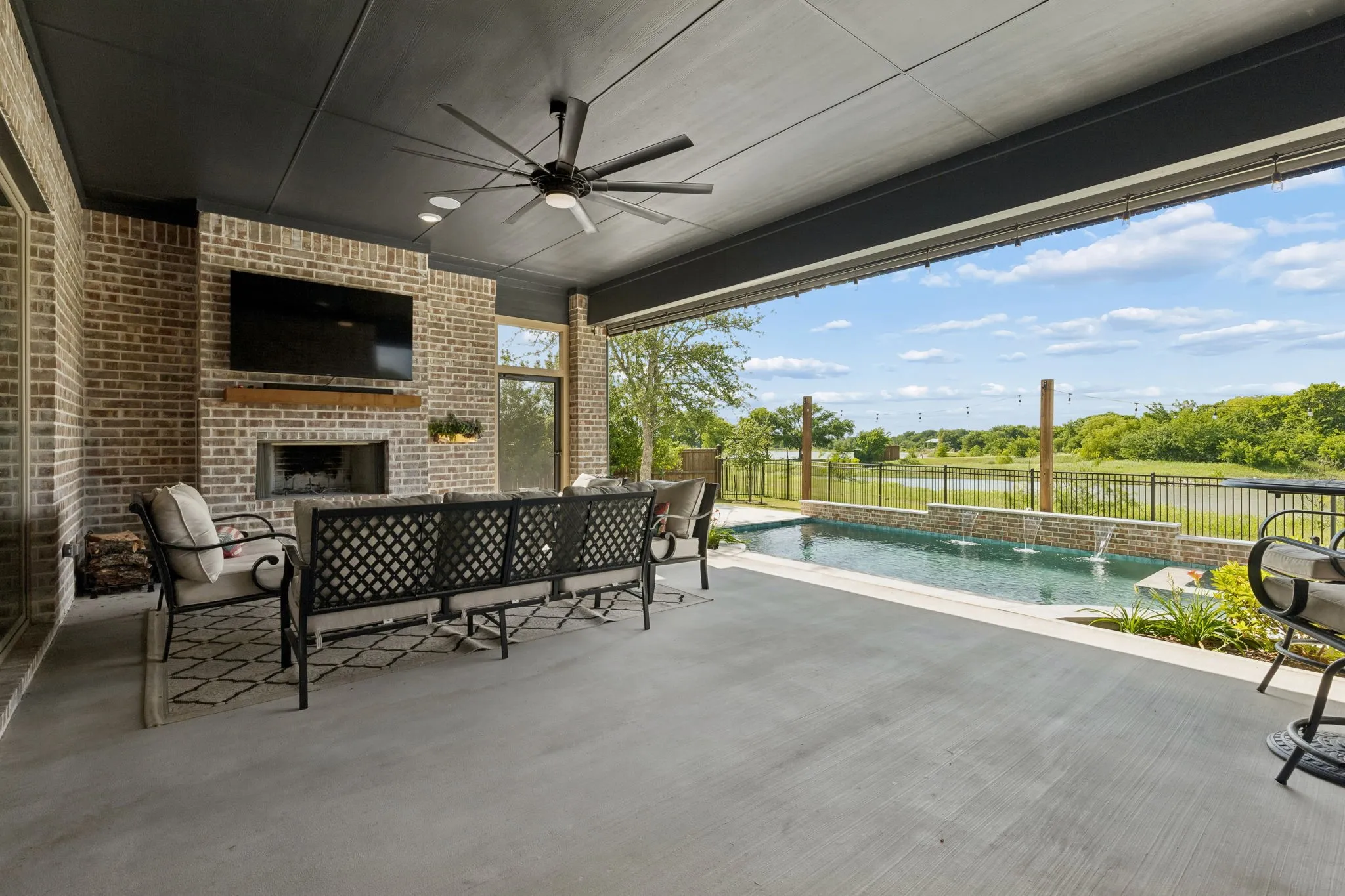 Single Family Residence For Sale in Collin County , 3300 Crescent Lane, Celina, Texas 75009, 3 Bedroom, 4 Bathroom, 3 Garage spaces, 3,818 Sqft, built in 2023, mls#21298865, Real Estate Agent in Celina, Homes For Sale in Collin county, Homes For Sale in Celina, Realtor in Celina Texas, Real Estate Brokerage Independent Realty Texas, Luminita Cordes Realtor