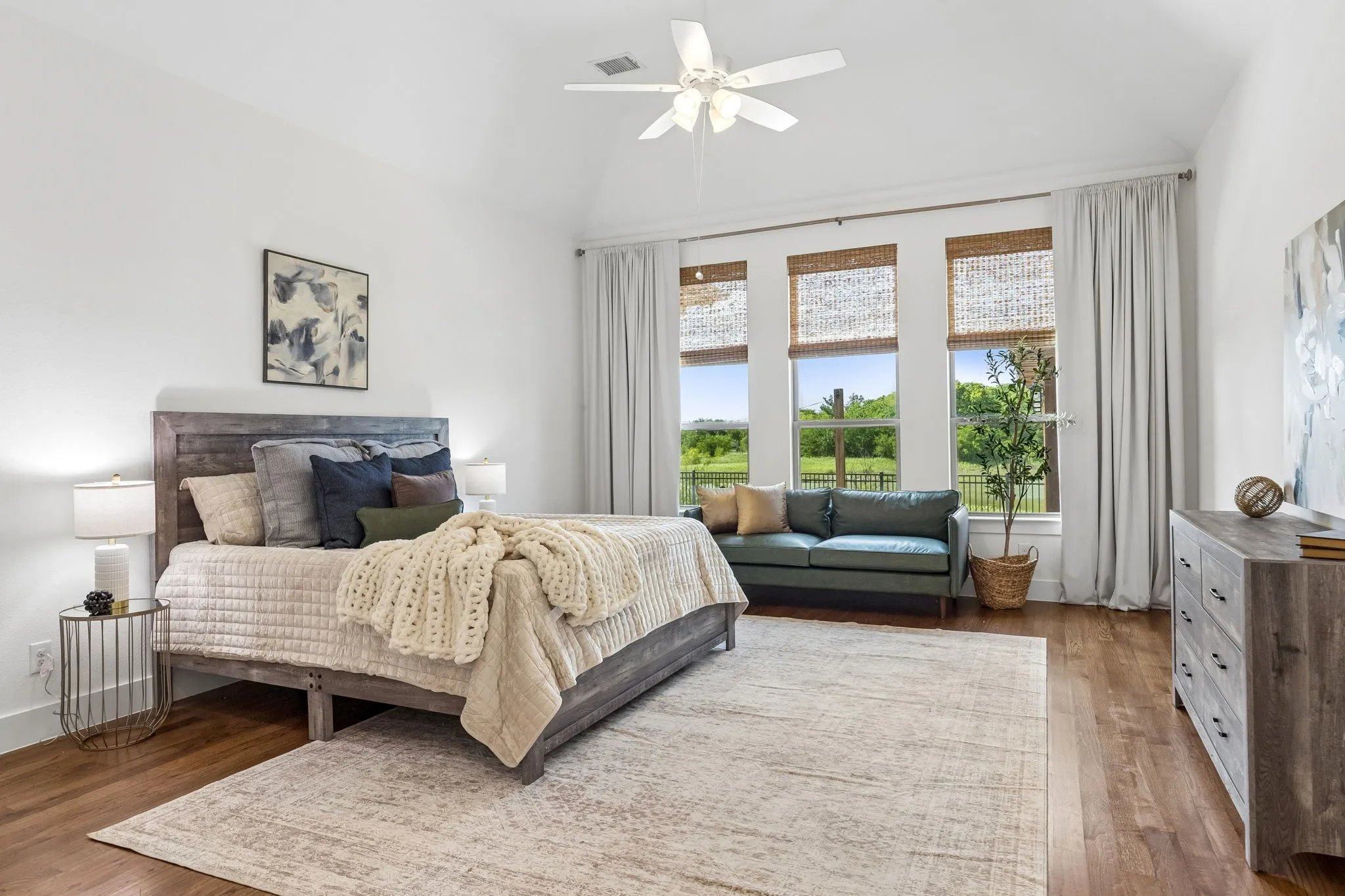 Single Family Residence For Sale in Collin County , 3300 Crescent Lane, Celina, Texas 75009, 3 Bedroom, 4 Bathroom, 3 Garage spaces, 3,818 Sqft, built in 2023, mls#21298865, Real Estate Agent in Celina, Homes For Sale in Collin county, Homes For Sale in Celina, Realtor in Celina Texas, Real Estate Brokerage Independent Realty Texas, Luminita Cordes Realtor