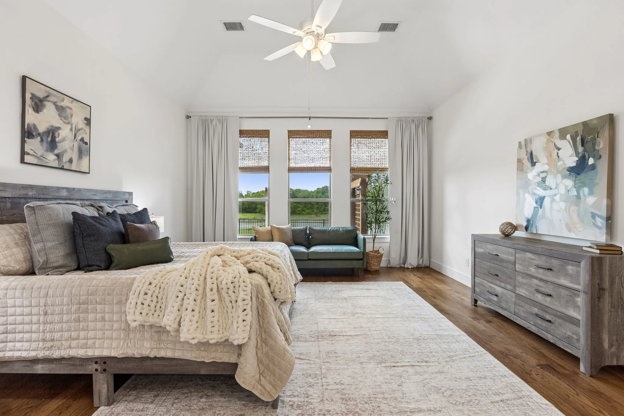 Single Family Residence For Sale in Collin County , 3300 Crescent Lane, Celina, Texas 75009, 3 Bedroom, 4 Bathroom, 3 Garage spaces, 3,818 Sqft, built in 2023, mls#21298865, Real Estate Agent in Celina, Homes For Sale in Collin county, Homes For Sale in Celina, Realtor in Celina Texas, Real Estate Brokerage Independent Realty Texas, Luminita Cordes Realtor