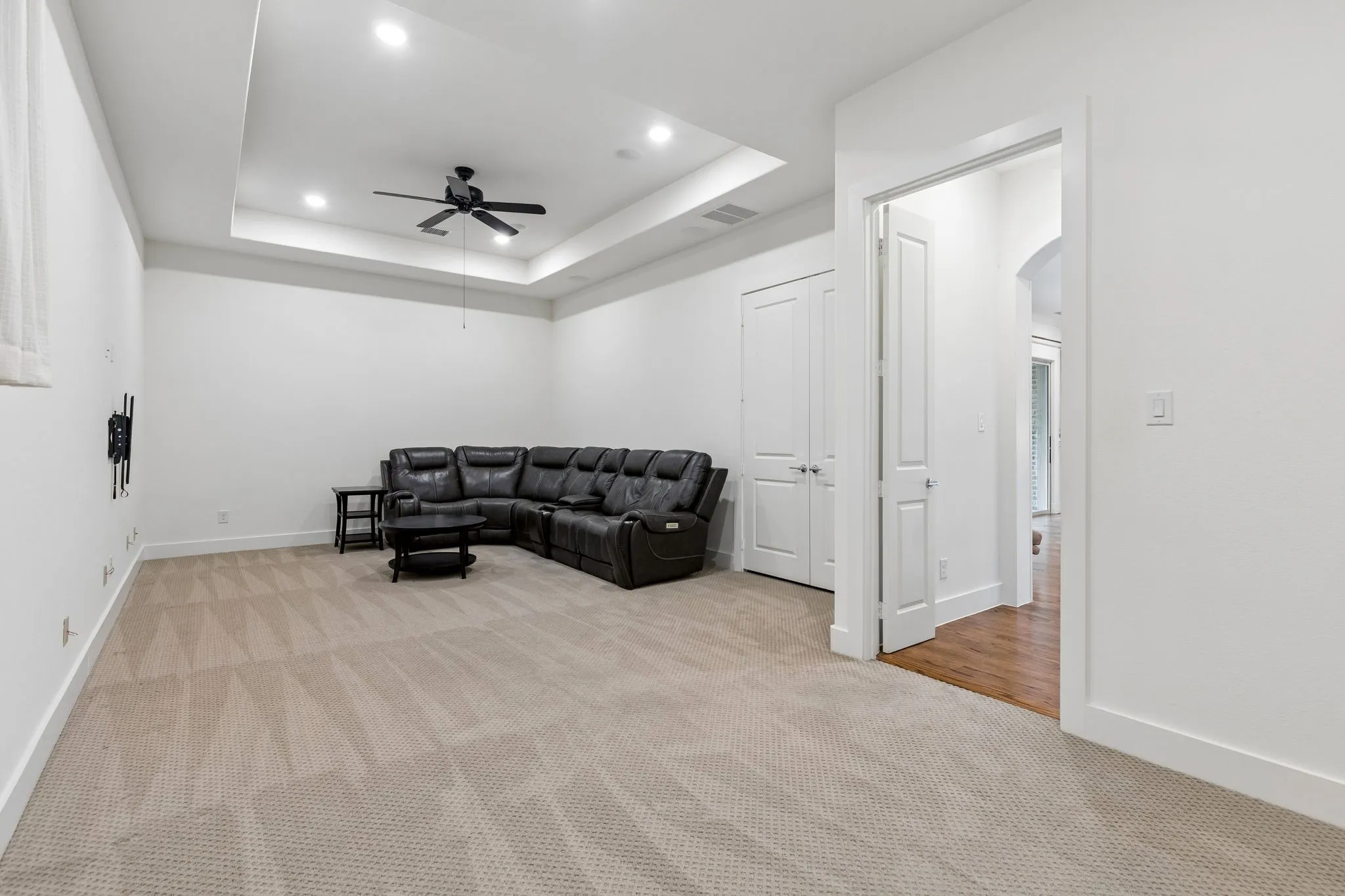 Single Family Residence For Sale in Collin County , 3300 Crescent Lane, Celina, Texas 75009, 3 Bedroom, 4 Bathroom, 3 Garage spaces, 3,818 Sqft, built in 2023, mls#21298865, Real Estate Agent in Celina, Homes For Sale in Collin county, Homes For Sale in Celina, Realtor in Celina Texas, Real Estate Brokerage Independent Realty Texas, Luminita Cordes Realtor