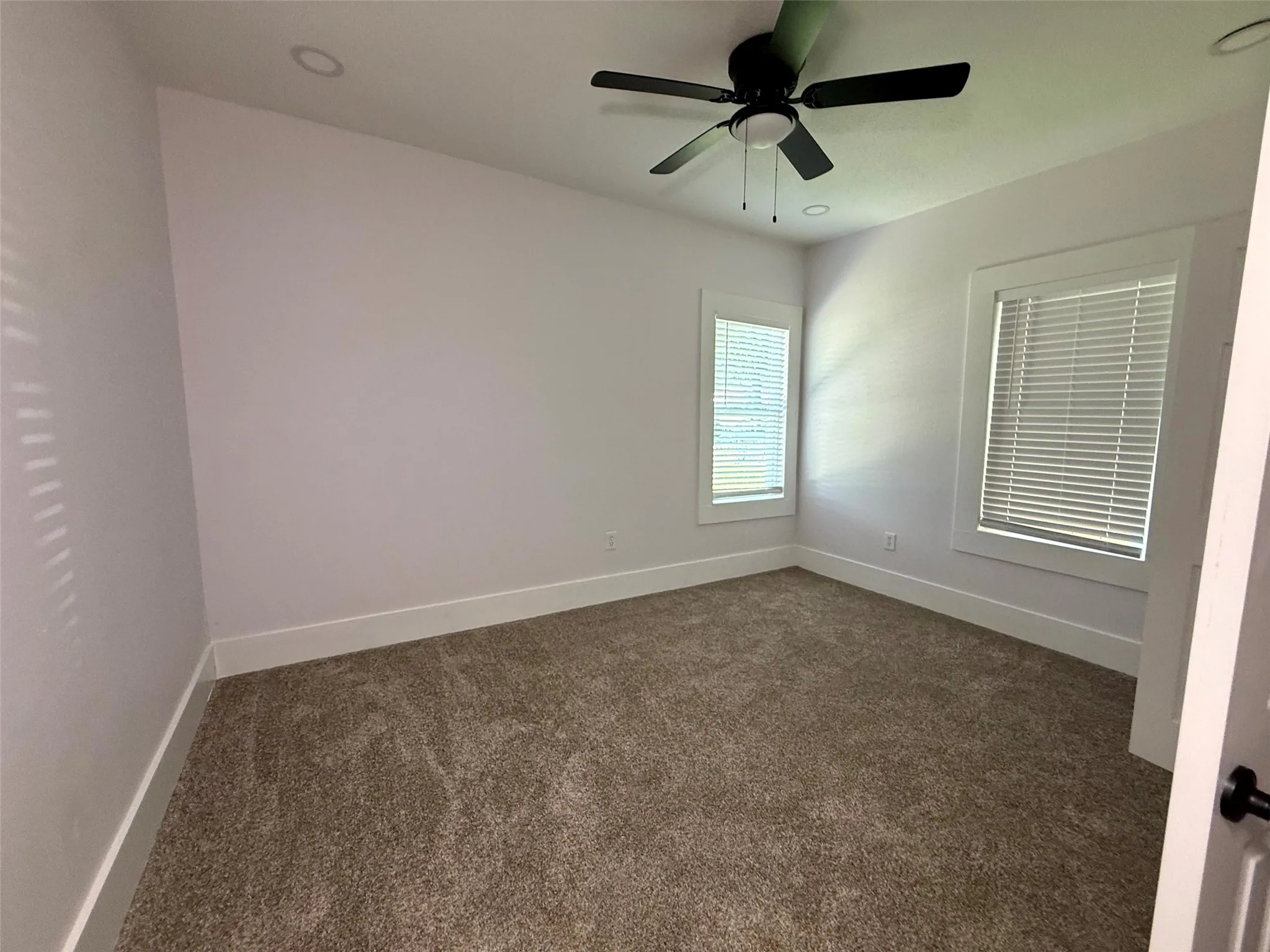 Single Family Residence For Sale in Dallas County , 2502 W Lovers Lane, Dallas, Texas 75235, 4 Bedroom, 2 Bathroom, Garage spaces, 1,706 Sqft, built in 1923, mls#21298942, Real Estate Agent in Dallas, Homes For Sale in Dallas county, Homes For Sale in Dallas, Realtor in Dallas Texas, Real Estate Brokerage Independent Realty Texas, Luminita Cordes Realtor