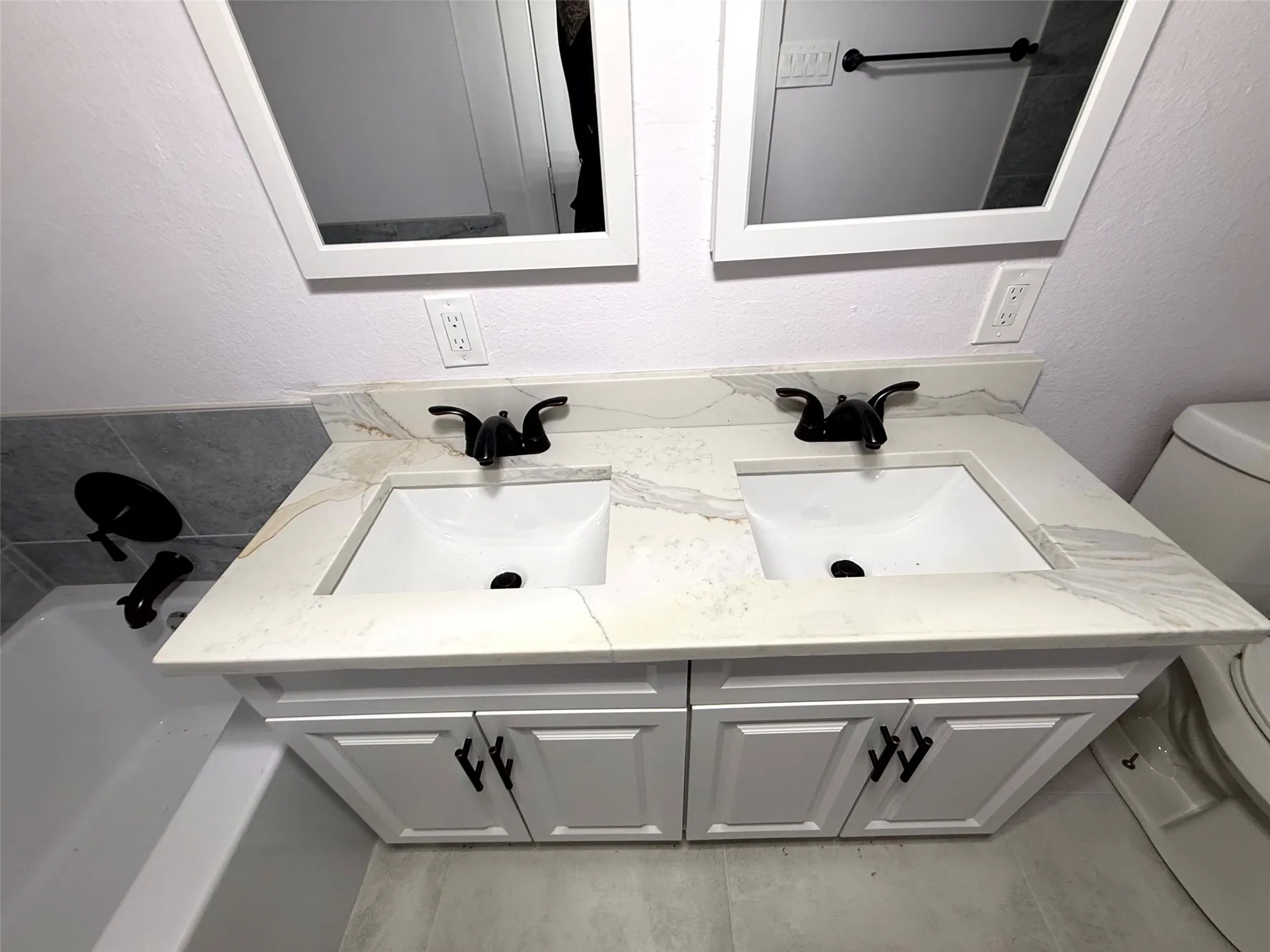 Single Family Residence For Sale in Dallas County , 2502 W Lovers Lane, Dallas, Texas 75235, 4 Bedroom, 2 Bathroom, Garage spaces, 1,706 Sqft, built in 1923, mls#21298942, Real Estate Agent in Dallas, Homes For Sale in Dallas county, Homes For Sale in Dallas, Realtor in Dallas Texas, Real Estate Brokerage Independent Realty Texas, Luminita Cordes Realtor