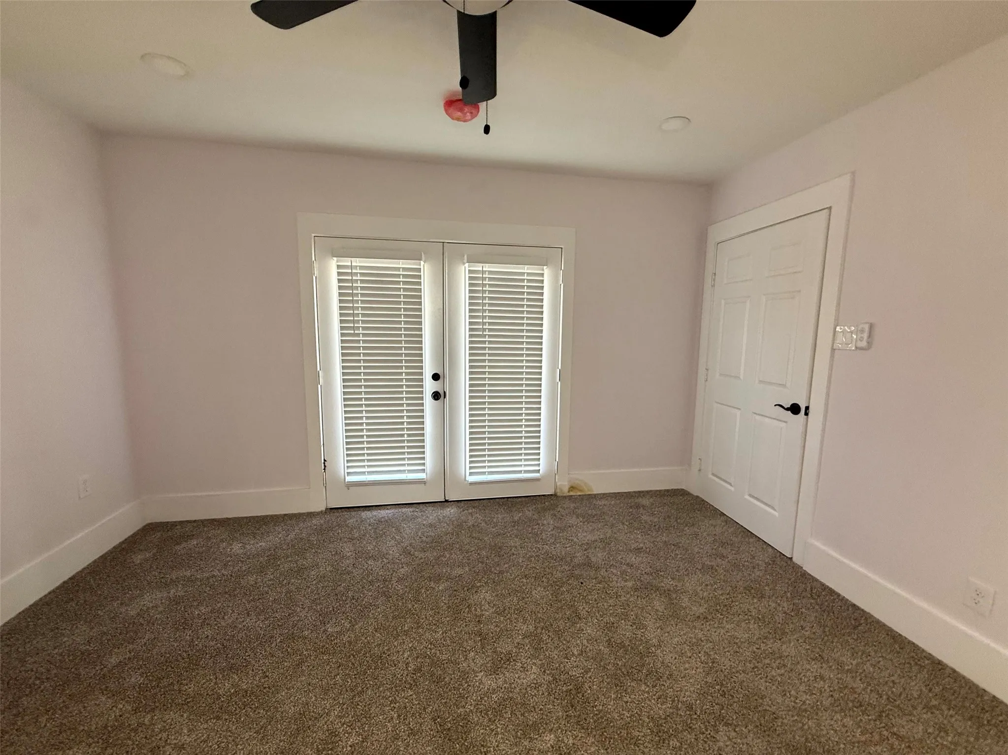 Single Family Residence For Sale in Dallas County , 2502 W Lovers Lane, Dallas, Texas 75235, 4 Bedroom, 2 Bathroom, Garage spaces, 1,706 Sqft, built in 1923, mls#21298942, Real Estate Agent in Dallas, Homes For Sale in Dallas county, Homes For Sale in Dallas, Realtor in Dallas Texas, Real Estate Brokerage Independent Realty Texas, Luminita Cordes Realtor