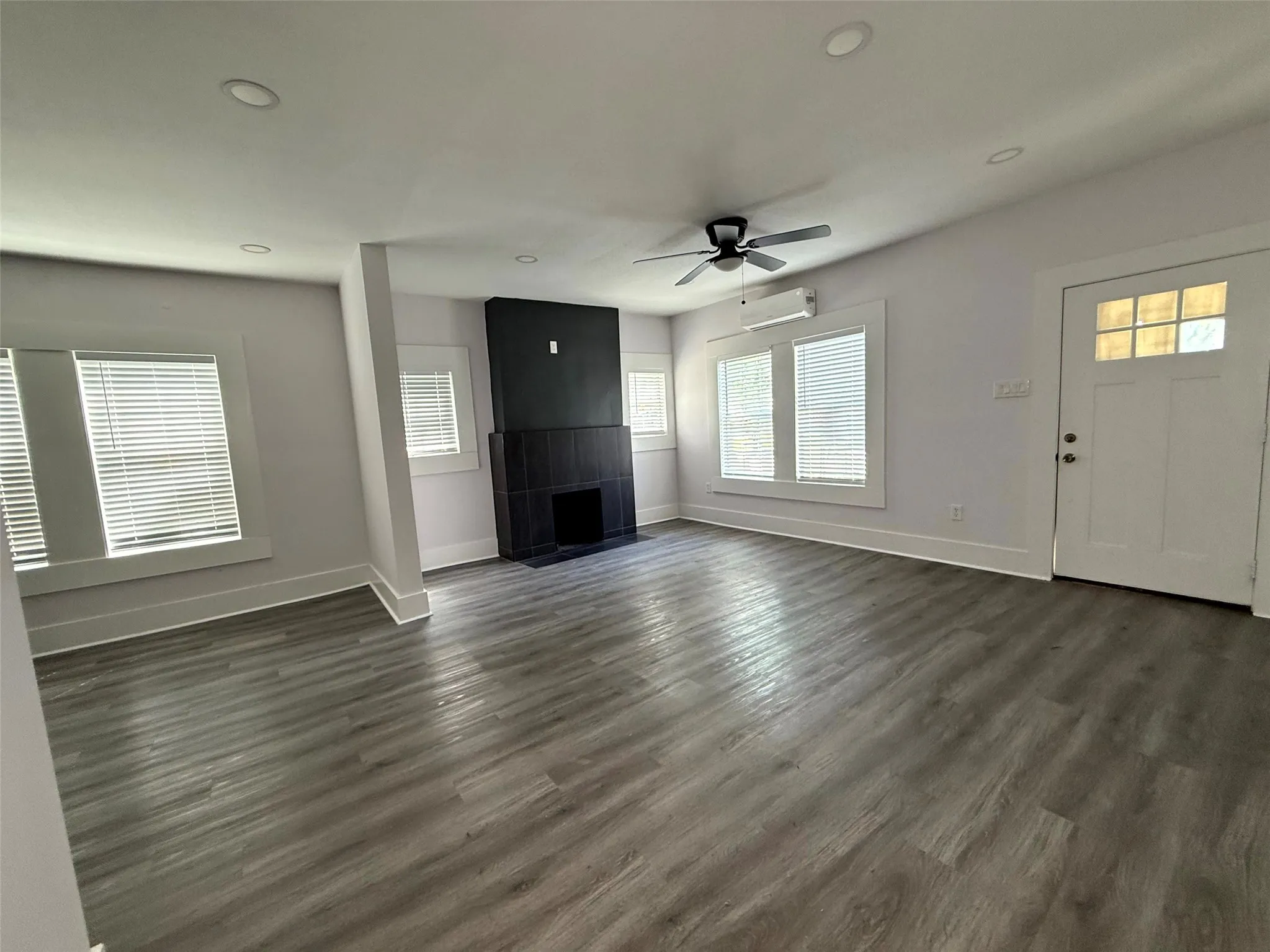 Single Family Residence For Sale in Dallas County , 2502 W Lovers Lane, Dallas, Texas 75235, 4 Bedroom, 2 Bathroom, Garage spaces, 1,706 Sqft, built in 1923, mls#21298942, Real Estate Agent in Dallas, Homes For Sale in Dallas county, Homes For Sale in Dallas, Realtor in Dallas Texas, Real Estate Brokerage Independent Realty Texas, Luminita Cordes Realtor