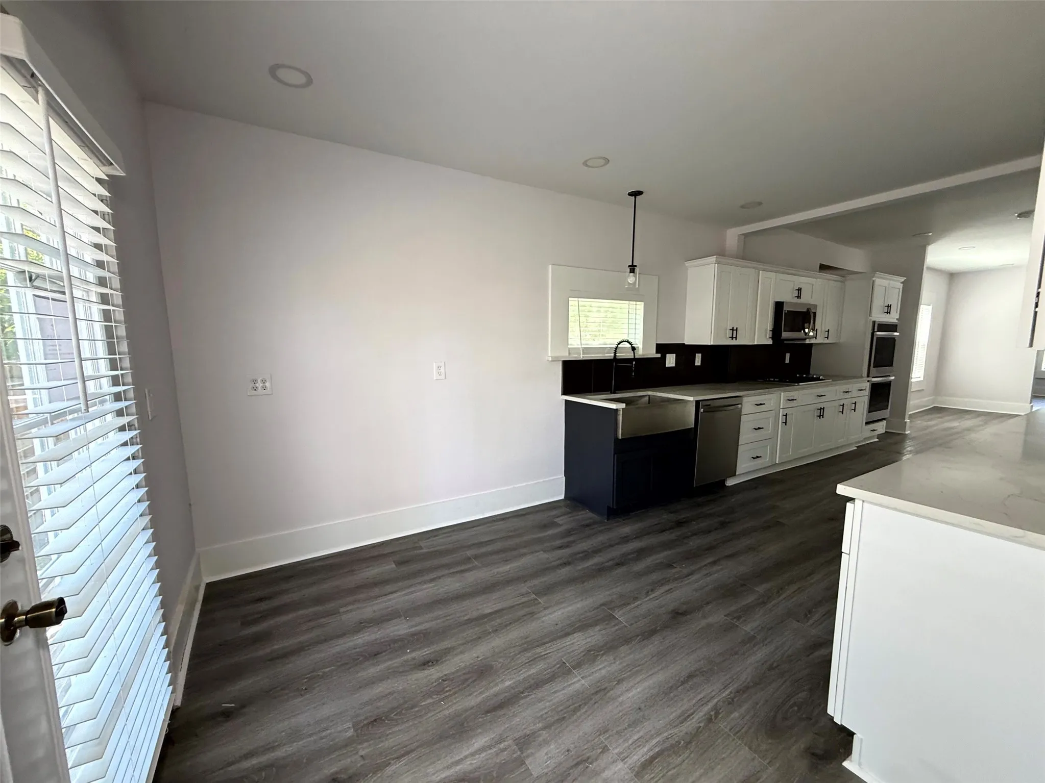 Single Family Residence For Sale in Dallas County , 2502 W Lovers Lane, Dallas, Texas 75235, 4 Bedroom, 2 Bathroom, Garage spaces, 1,706 Sqft, built in 1923, mls#21298942, Real Estate Agent in Dallas, Homes For Sale in Dallas county, Homes For Sale in Dallas, Realtor in Dallas Texas, Real Estate Brokerage Independent Realty Texas, Luminita Cordes Realtor