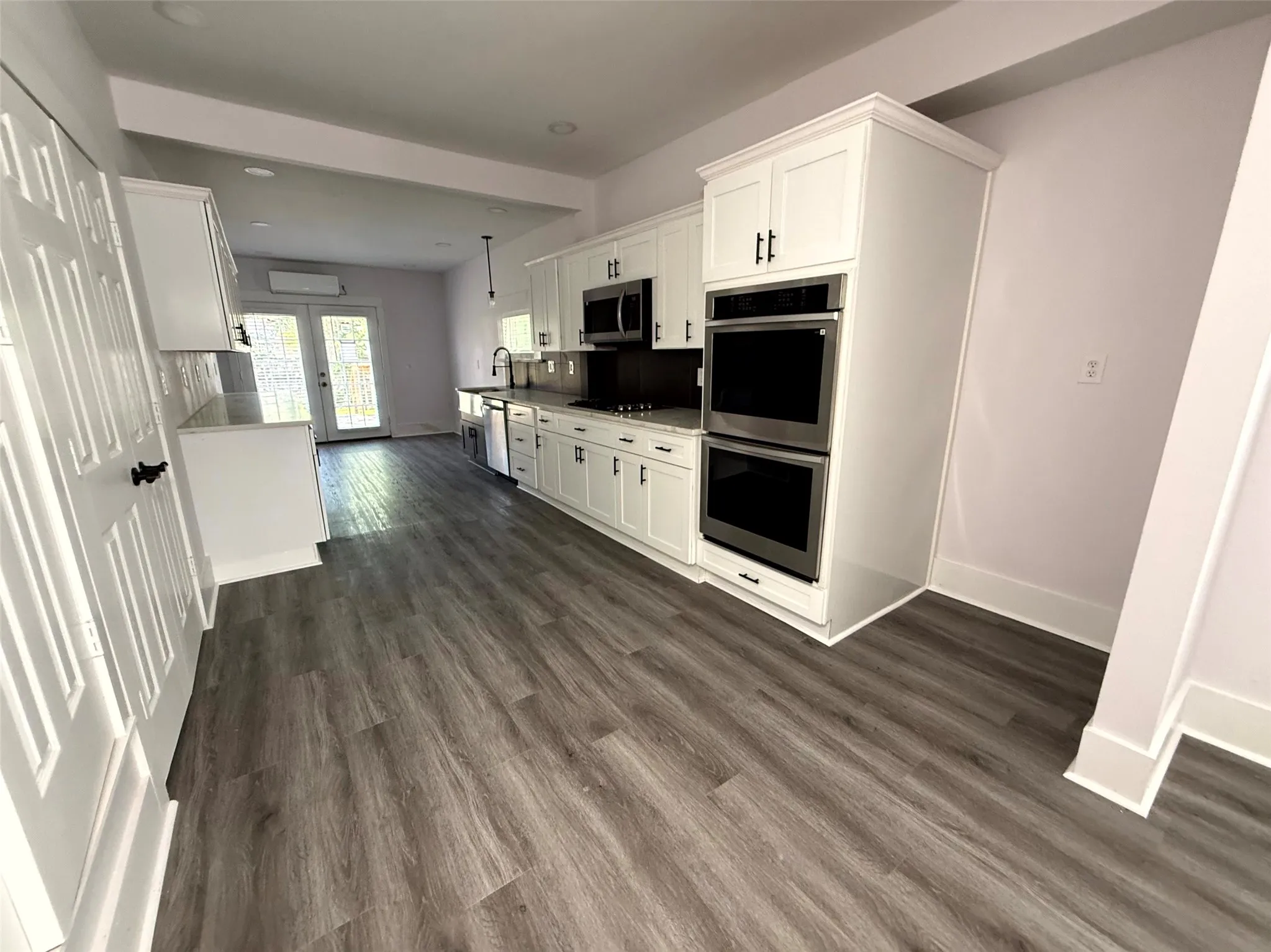 Single Family Residence For Sale in Dallas County , 2502 W Lovers Lane, Dallas, Texas 75235, 4 Bedroom, 2 Bathroom, Garage spaces, 1,706 Sqft, built in 1923, mls#21298942, Real Estate Agent in Dallas, Homes For Sale in Dallas county, Homes For Sale in Dallas, Realtor in Dallas Texas, Real Estate Brokerage Independent Realty Texas, Luminita Cordes Realtor