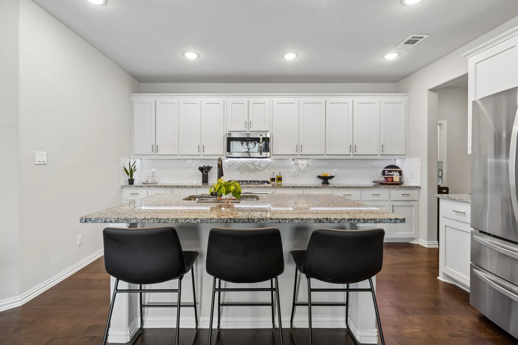 Single Family Residence For Sale in Tarrant County , 2001 Gill Star Drive, Haslet, Texas 76052, 4 Bedroom, 4 Bathroom, 2 Garage spaces, 2,799 Sqft, built in 2021, mls#21299172, Real Estate Agent in Haslet, Homes For Sale in Tarrant county, Homes For Sale in Haslet, Realtor in Haslet Texas, Real Estate Brokerage Independent Realty Texas, Luminita Cordes Realtor
