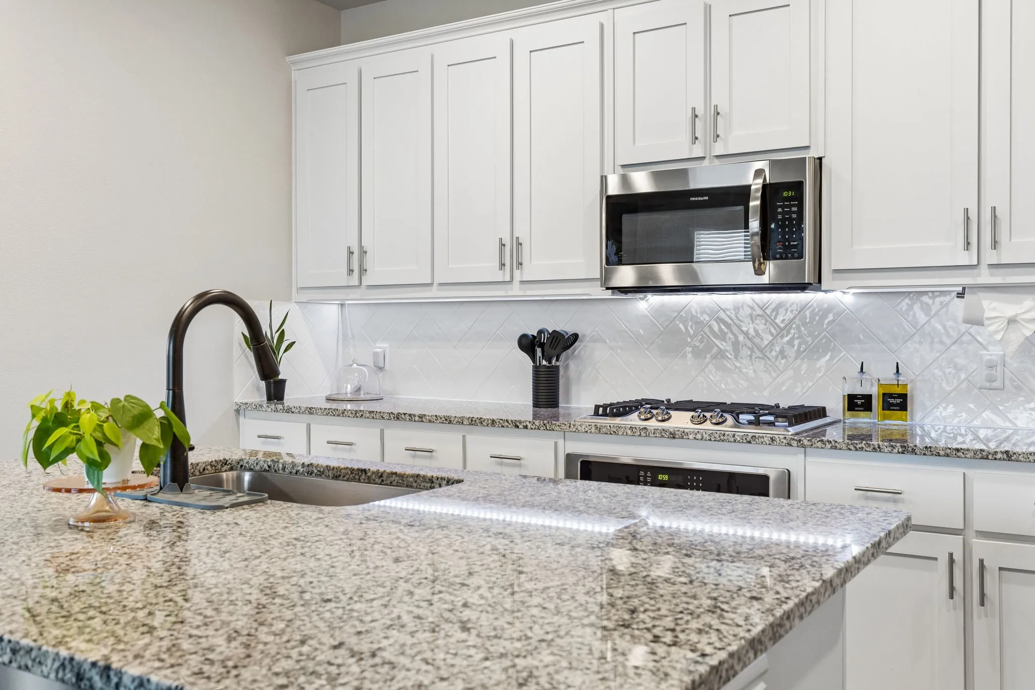 Single Family Residence For Sale in Tarrant County , 2001 Gill Star Drive, Haslet, Texas 76052, 4 Bedroom, 4 Bathroom, 2 Garage spaces, 2,799 Sqft, built in 2021, mls#21299172, Real Estate Agent in Haslet, Homes For Sale in Tarrant county, Homes For Sale in Haslet, Realtor in Haslet Texas, Real Estate Brokerage Independent Realty Texas, Luminita Cordes Realtor