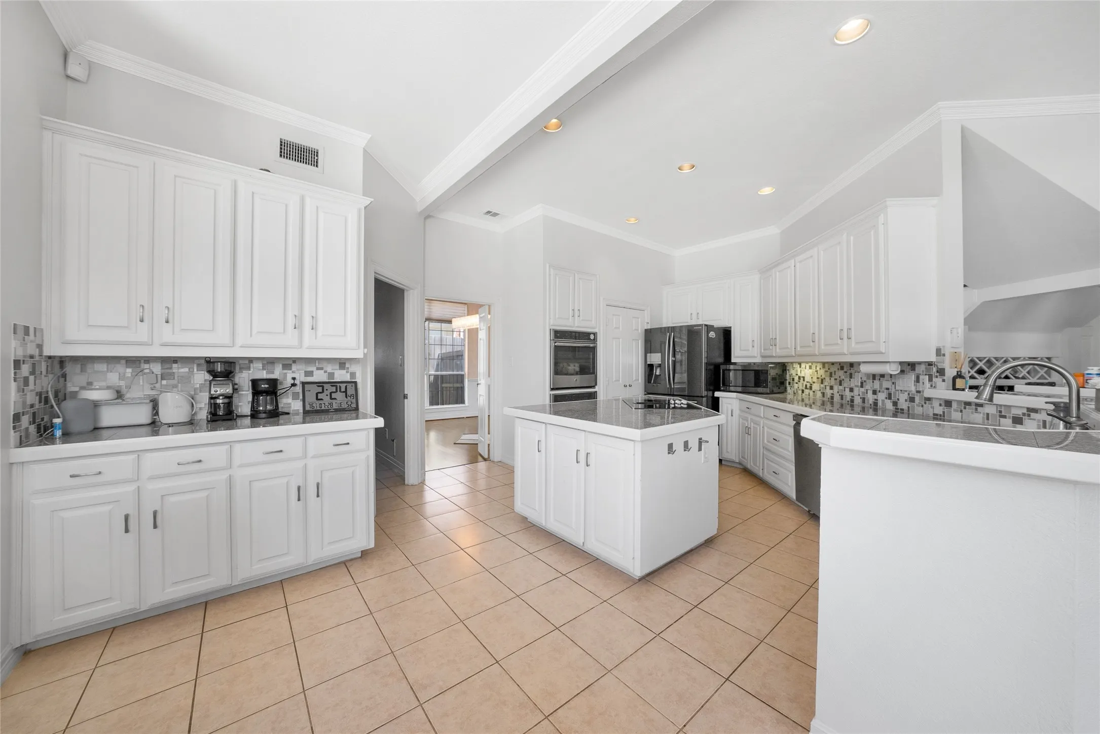 Single Family Residence For Sale in Dallas County , 1300 Coral Drive, Coppell, Texas 75019, 4 Bedroom, 3 Bathroom, 2 Garage spaces, 2,914 Sqft, built in 1996, mls#21295476, Real Estate Agent in Coppell, Homes For Sale in Dallas county, Homes For Sale in Coppell, Realtor in Coppell Texas, Real Estate Brokerage Independent Realty Texas, Luminita Cordes Realtor
