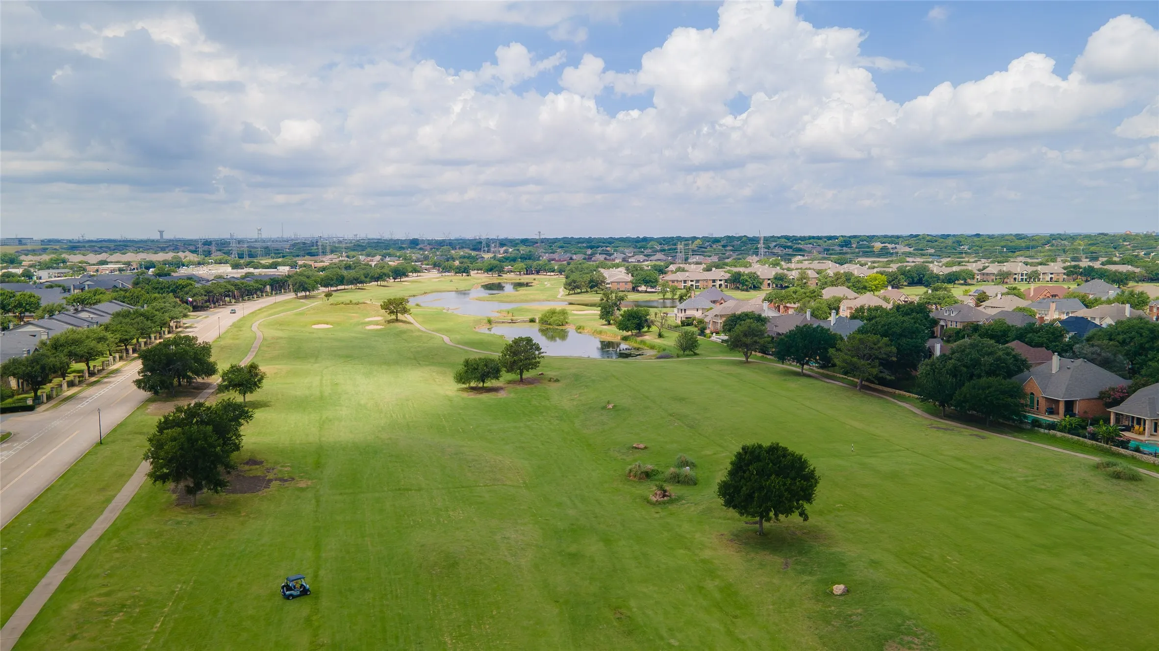 Single Family Residence For Sale in Dallas County , 1300 Coral Drive, Coppell, Texas 75019, 4 Bedroom, 3 Bathroom, 2 Garage spaces, 2,914 Sqft, built in 1996, mls#21295476, Real Estate Agent in Coppell, Homes For Sale in Dallas county, Homes For Sale in Coppell, Realtor in Coppell Texas, Real Estate Brokerage Independent Realty Texas, Luminita Cordes Realtor