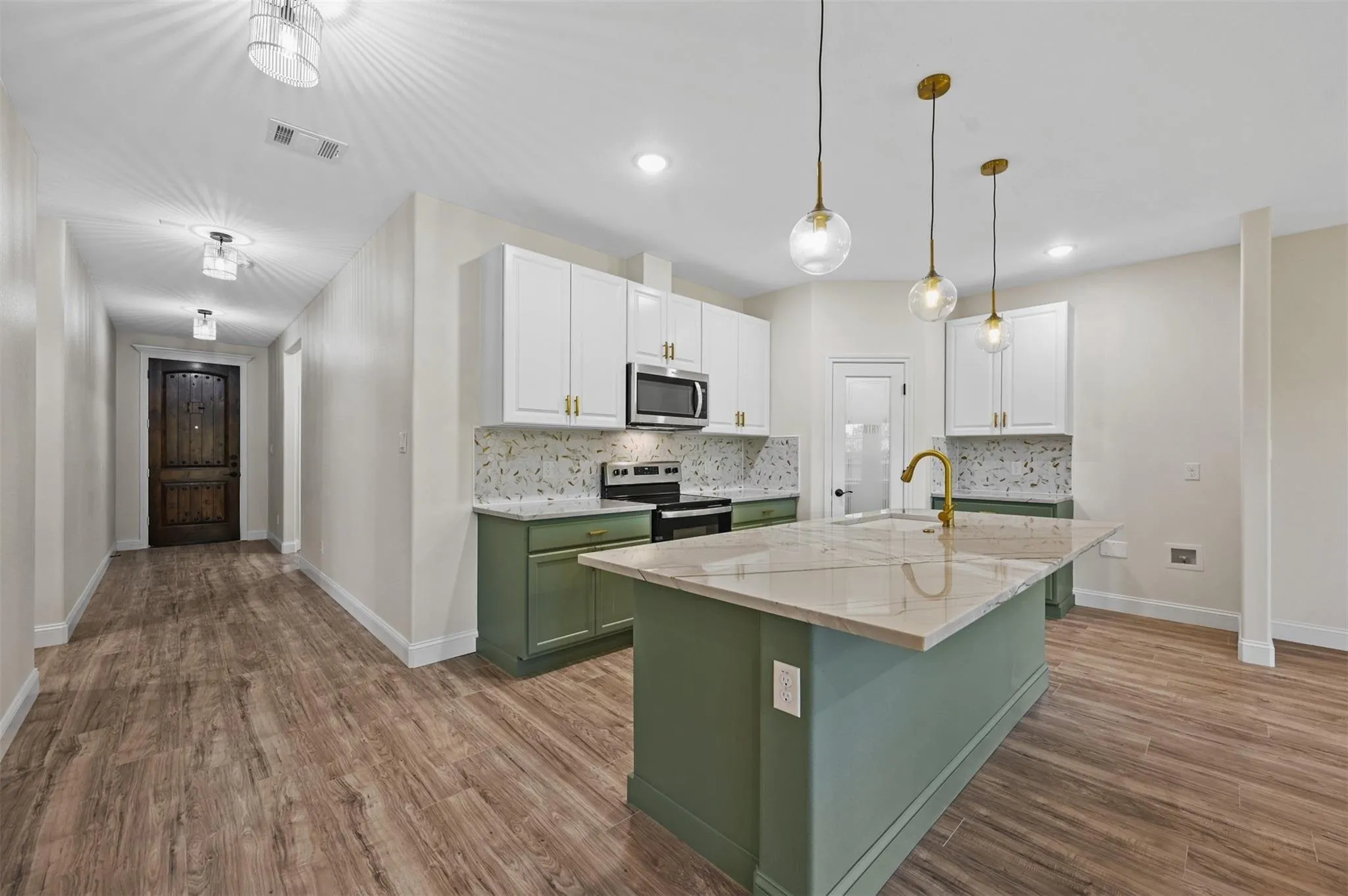 Single Family Residence For Rent in Tarrant County , 5804 Houghton Avenue, Fort Worth, Texas 76107, 4 Bedroom, 2 Bathroom, 2 Garage spaces, 1,758 Sqft, built in 2023, mls#21298386, Real Estate Agent in Fort Worth, Homes For Rent in Tarrant county, Homes For Rent in Fort Worth, Realtor in Fort Worth Texas, Real Estate Brokerage Independent Realty Texas, Luminita Cordes Realtor