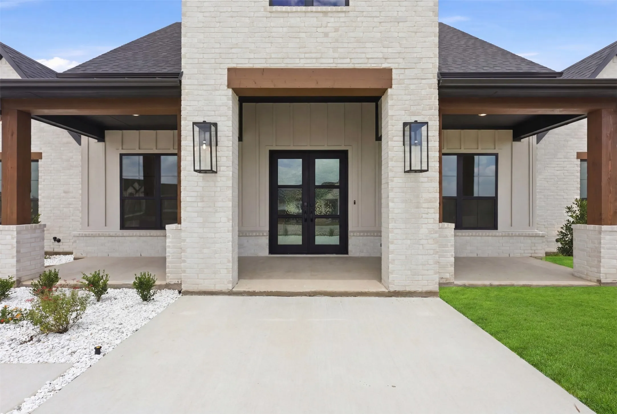 Single Family Residence For Sale in Hood County , 1024 Ranch Vista Road, Granbury, Texas 76049, 5 Bedroom, 3 Bathroom, 3 Garage spaces, 3,316 Sqft, built in 2026, mls#21281294, Real Estate Agent in Granbury, Homes For Sale in Hood county, Homes For Sale in Granbury, Realtor in Granbury Texas, Real Estate Brokerage Independent Realty Texas, Luminita Cordes Realtor