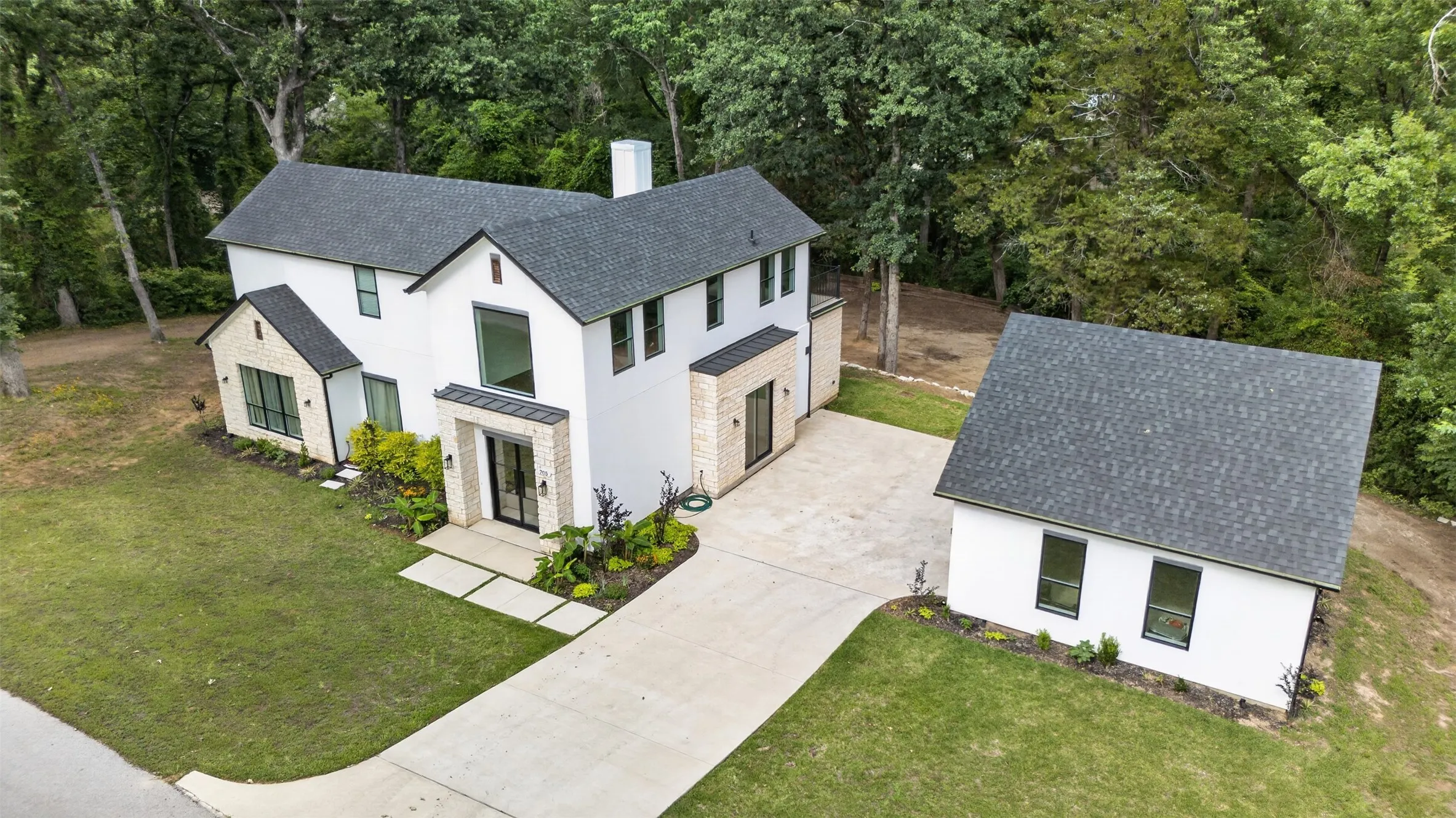 Single Family Residence For Sale in Henderson County , 705 Heather Woods Drive, Tool, Texas 75143, 4 Bedrooms, 4 Bathrooms, 2 Garage spaces, 3,250 Sqft, built in 2023, Price $750,000, mls#21298718, Real Estate Agent in Tool, Homes For Sale in Henderson county, Homes For Sale in Tool, Realtor in Tool Texas, Real Estate Brokerage Independent Realty Texas, Luminita Cordes Realtor