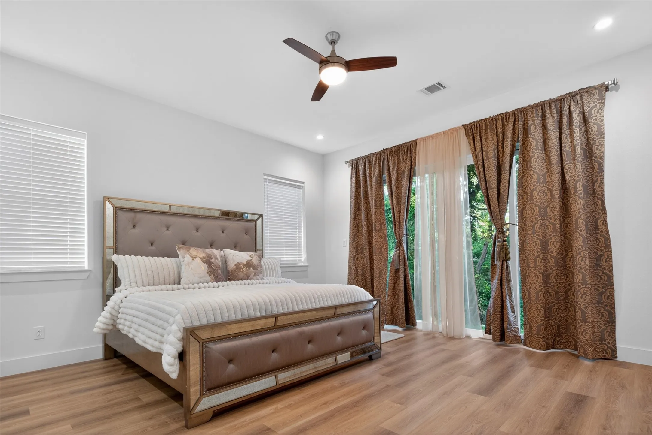 Single Family Residence For Sale in Henderson County , 705 Heather Woods Drive, Tool, Texas 75143, 4 Bedrooms, 4 Bathrooms, 2 Garage spaces, 3,250 Sqft, built in 2023, Price $750,000, mls#21298718, Real Estate Agent in Tool, Homes For Sale in Henderson county, Homes For Sale in Tool, Realtor in Tool Texas, Real Estate Brokerage Independent Realty Texas, Luminita Cordes Realtor