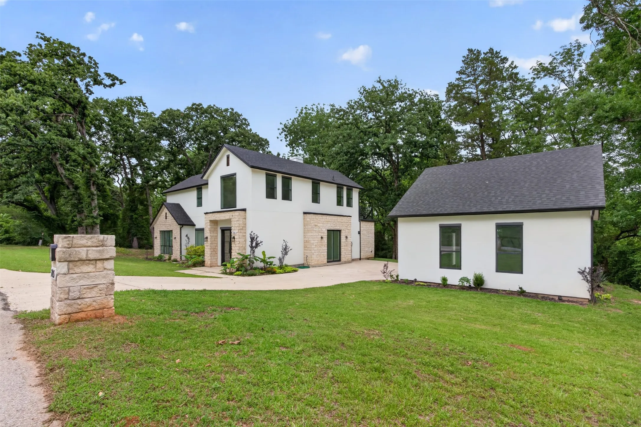 Single Family Residence For Sale in Henderson County , 705 Heather Woods Drive, Tool, Texas 75143, 4 Bedrooms, 4 Bathrooms, 2 Garage spaces, 3,250 Sqft, built in 2023, Price $750,000, mls#21298718, Real Estate Agent in Tool, Homes For Sale in Henderson county, Homes For Sale in Tool, Realtor in Tool Texas, Real Estate Brokerage Independent Realty Texas, Luminita Cordes Realtor
