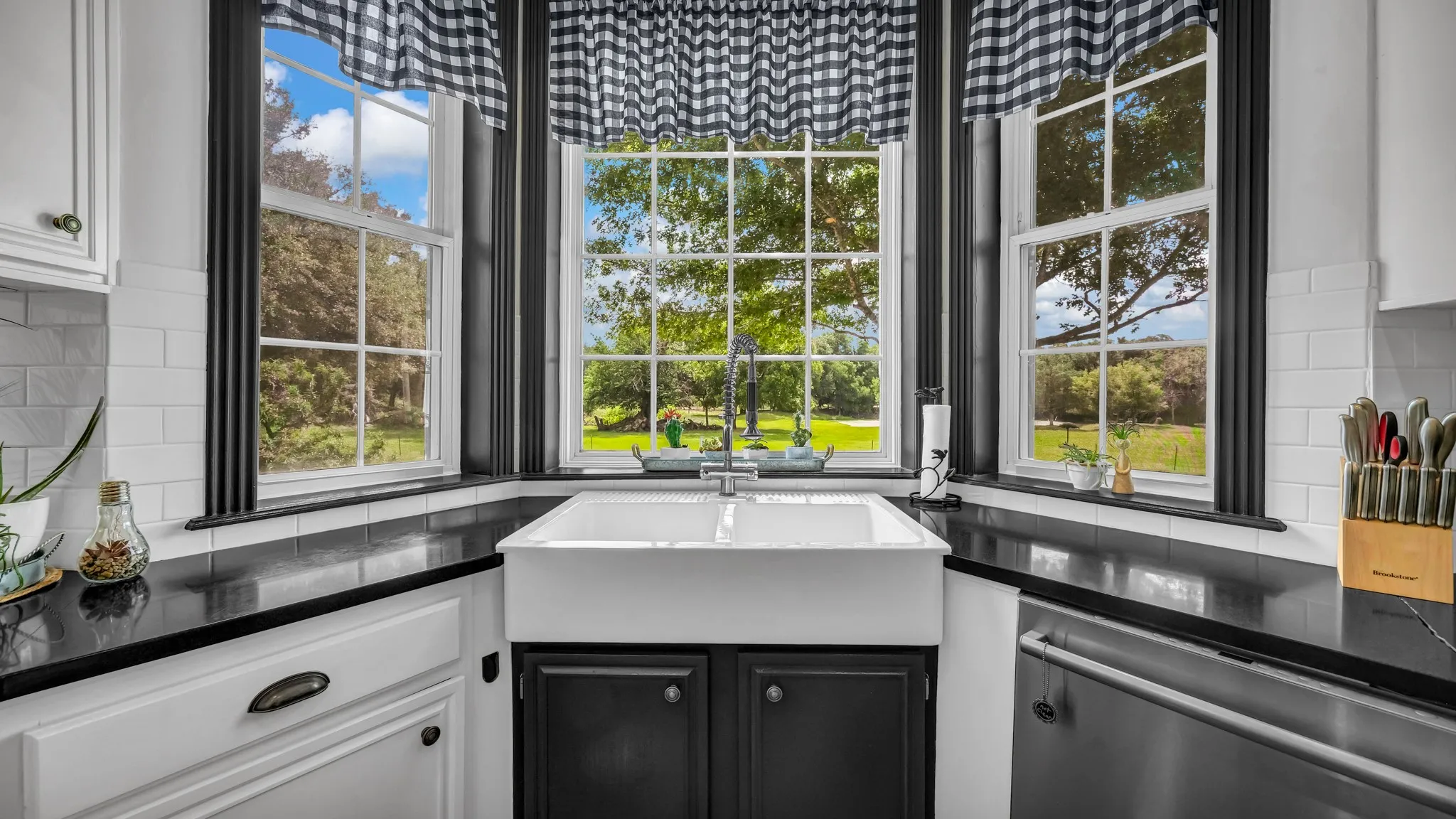 Single Family Residence For Sale in Parker County , 1275 Old Reno Road, Reno, Texas 76082, 4 Bedroom, 5 Bathroom, 4 Garage spaces, 2,917 Sqft, built in 1996, mls#21294711, Real Estate Agent in Reno, Homes For Sale in Parker county, Homes For Sale in Reno, Realtor in Reno Texas, Real Estate Brokerage Independent Realty Texas, Luminita Cordes Realtor