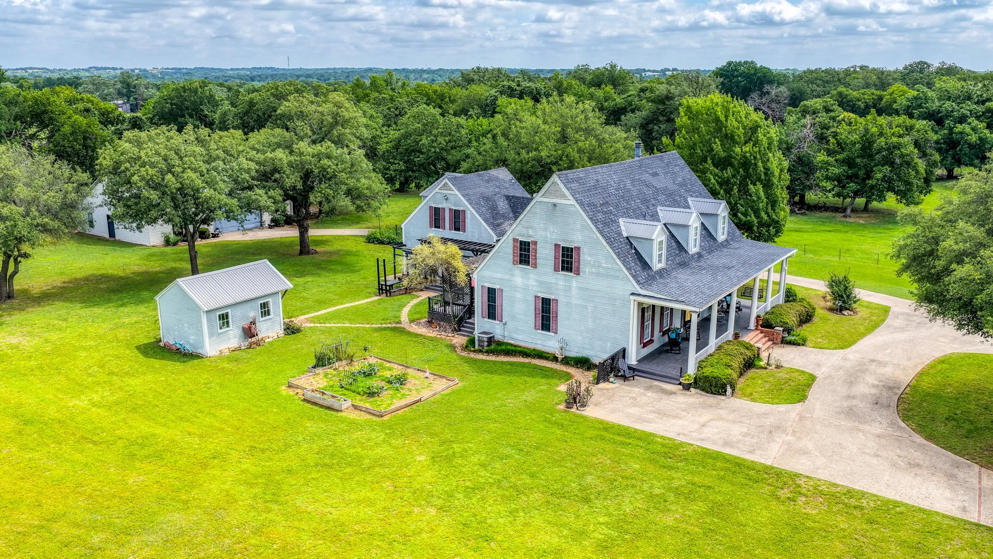 Single Family Residence For Sale in Parker County , 1275 Old Reno Road, Reno, Texas 76082, 4 Bedroom, 5 Bathroom, 4 Garage spaces, 2,917 Sqft, built in 1996, mls#21294711, Real Estate Agent in Reno, Homes For Sale in Parker county, Homes For Sale in Reno, Realtor in Reno Texas, Real Estate Brokerage Independent Realty Texas, Luminita Cordes Realtor