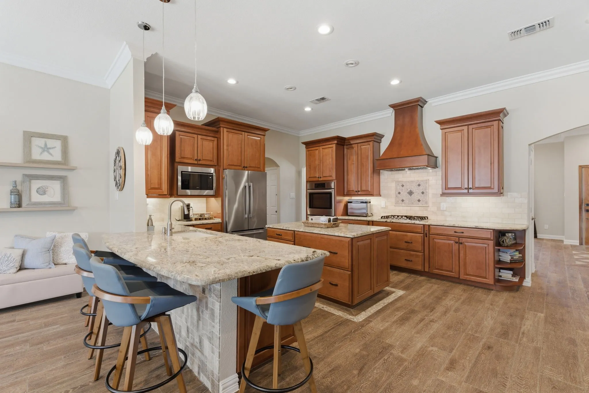Single Family Residence For Sale in Collin County , 10390 Ridgecrest Street, Frisco, Texas 75033, 4 Bedroom, 3 Bathroom, 2 Garage spaces, 2,720 Sqft, built in 1983, mls#21296170, Real Estate Agent in Frisco, Homes For Sale in Collin county, Homes For Sale in Frisco, Realtor in Frisco Texas, Real Estate Brokerage Independent Realty Texas, Luminita Cordes Realtor