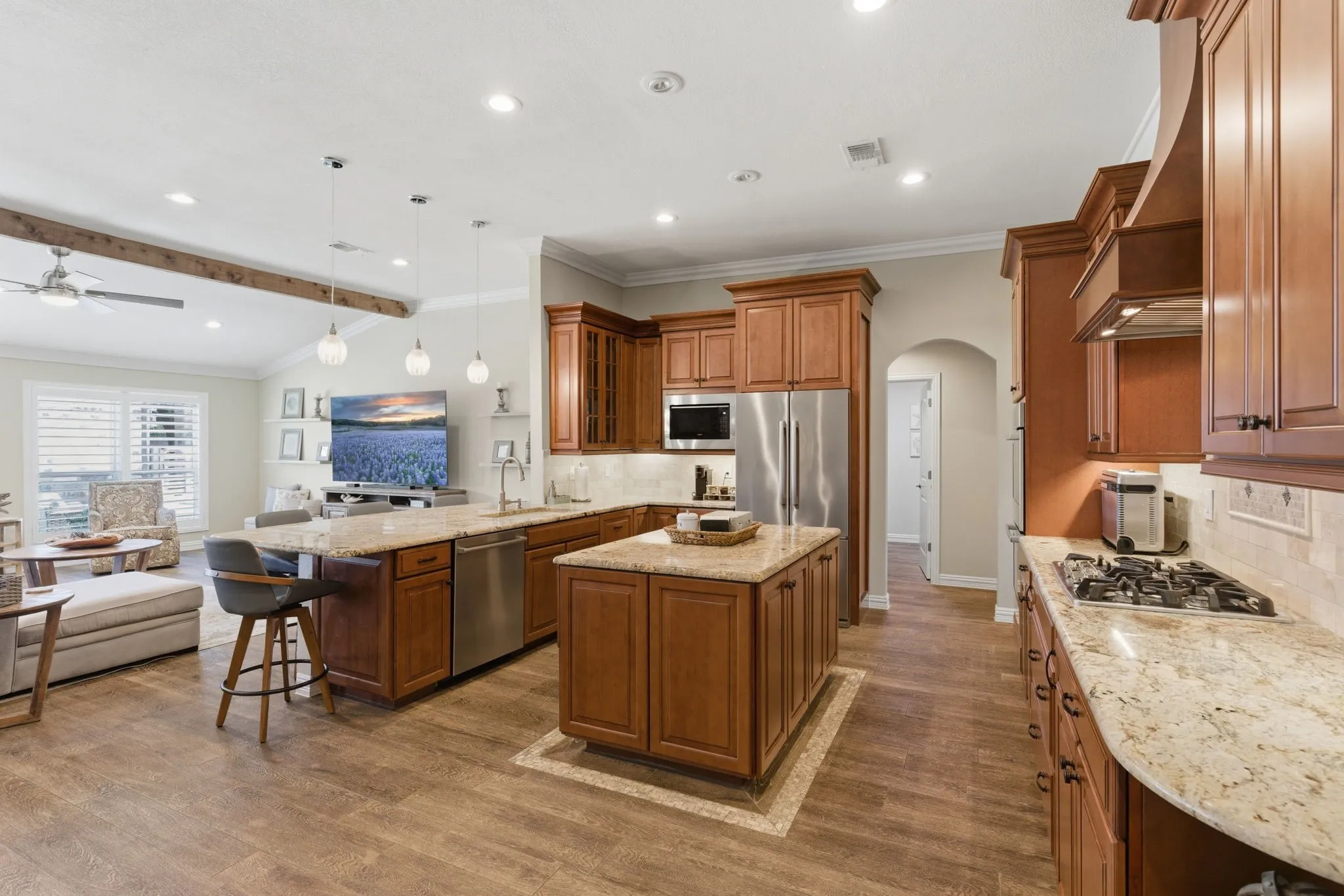 Single Family Residence For Sale in Collin County , 10390 Ridgecrest Street, Frisco, Texas 75033, 4 Bedroom, 3 Bathroom, 2 Garage spaces, 2,720 Sqft, built in 1983, mls#21296170, Real Estate Agent in Frisco, Homes For Sale in Collin county, Homes For Sale in Frisco, Realtor in Frisco Texas, Real Estate Brokerage Independent Realty Texas, Luminita Cordes Realtor